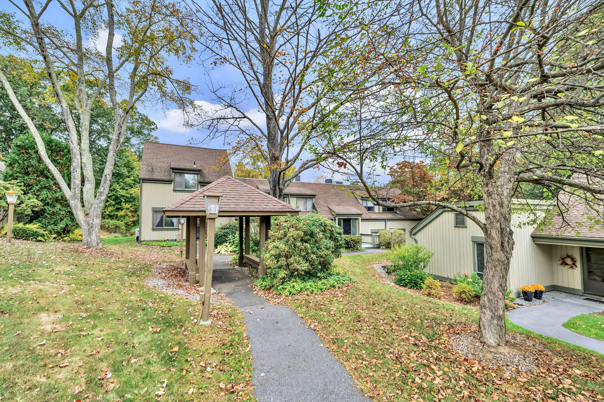 Property Slideshow image 22 of 23 | 176 heritage vlg b, Southbury, CT, 06488