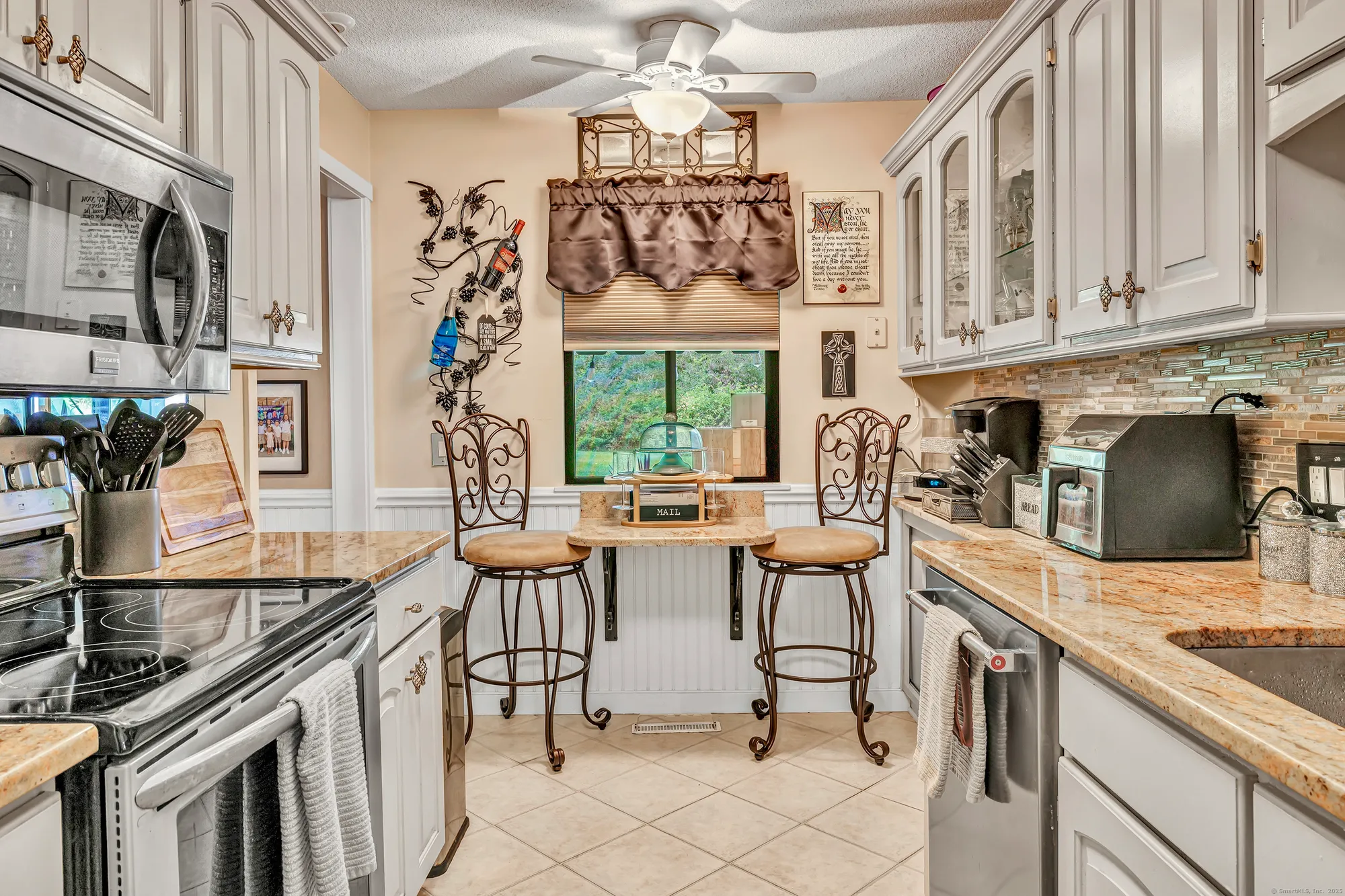 Property Slideshow image 6 of 23 | 176 heritage vlg b, Southbury, CT, 06488