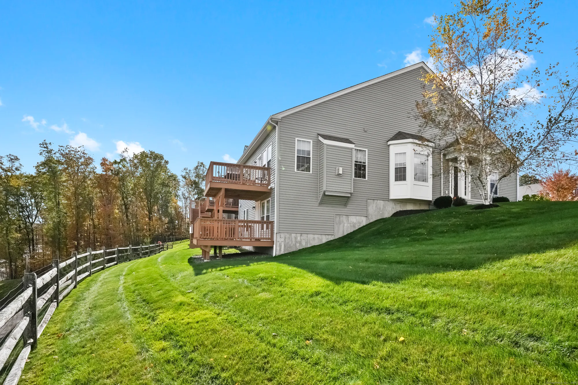 Property Slideshow image 3 of 38 | 712 championship dr # 712, Oxford, CT, 06478