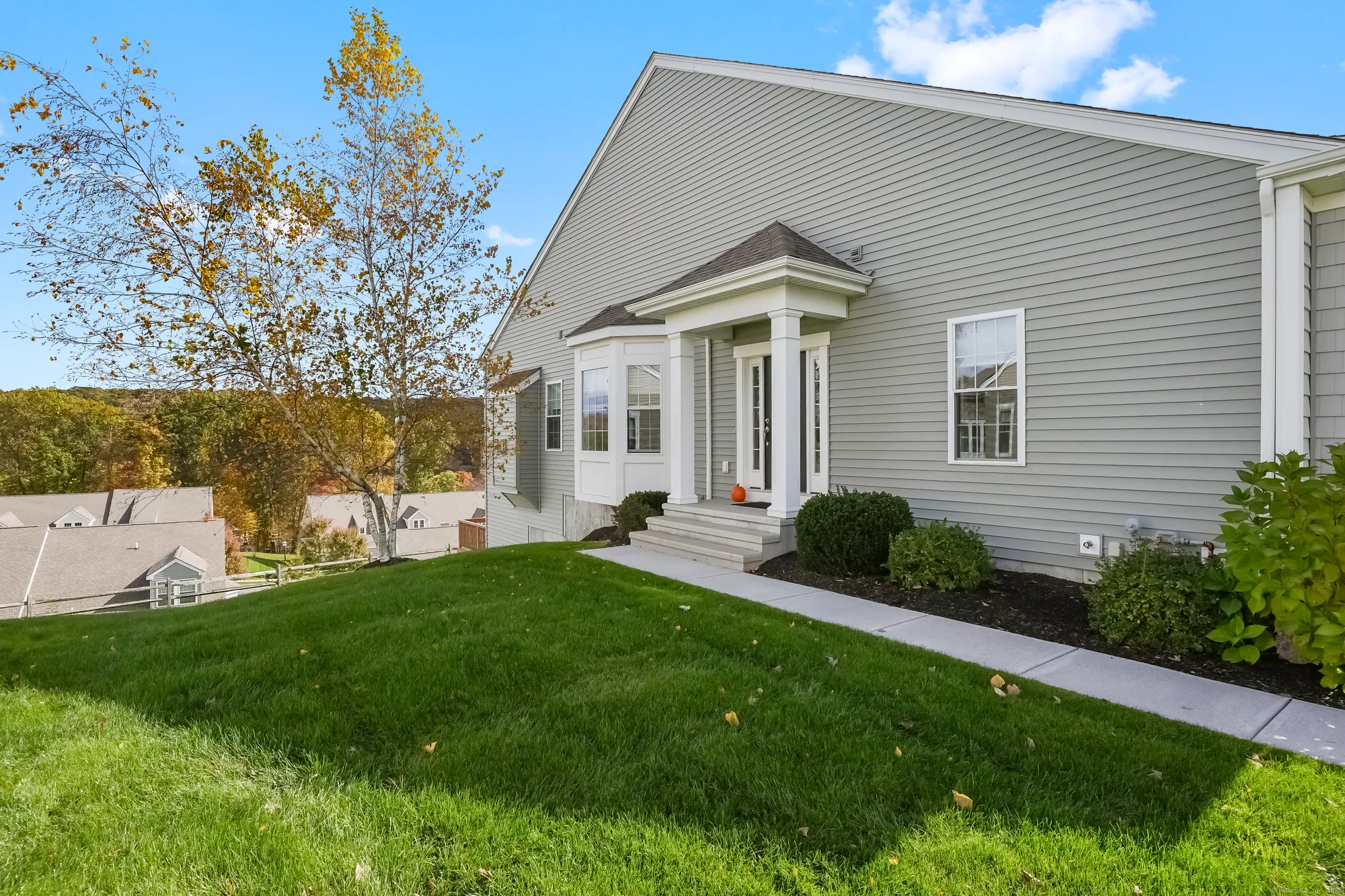 Property Slideshow image 5 of 38 | 712 championship dr # 712, Oxford, CT, 06478