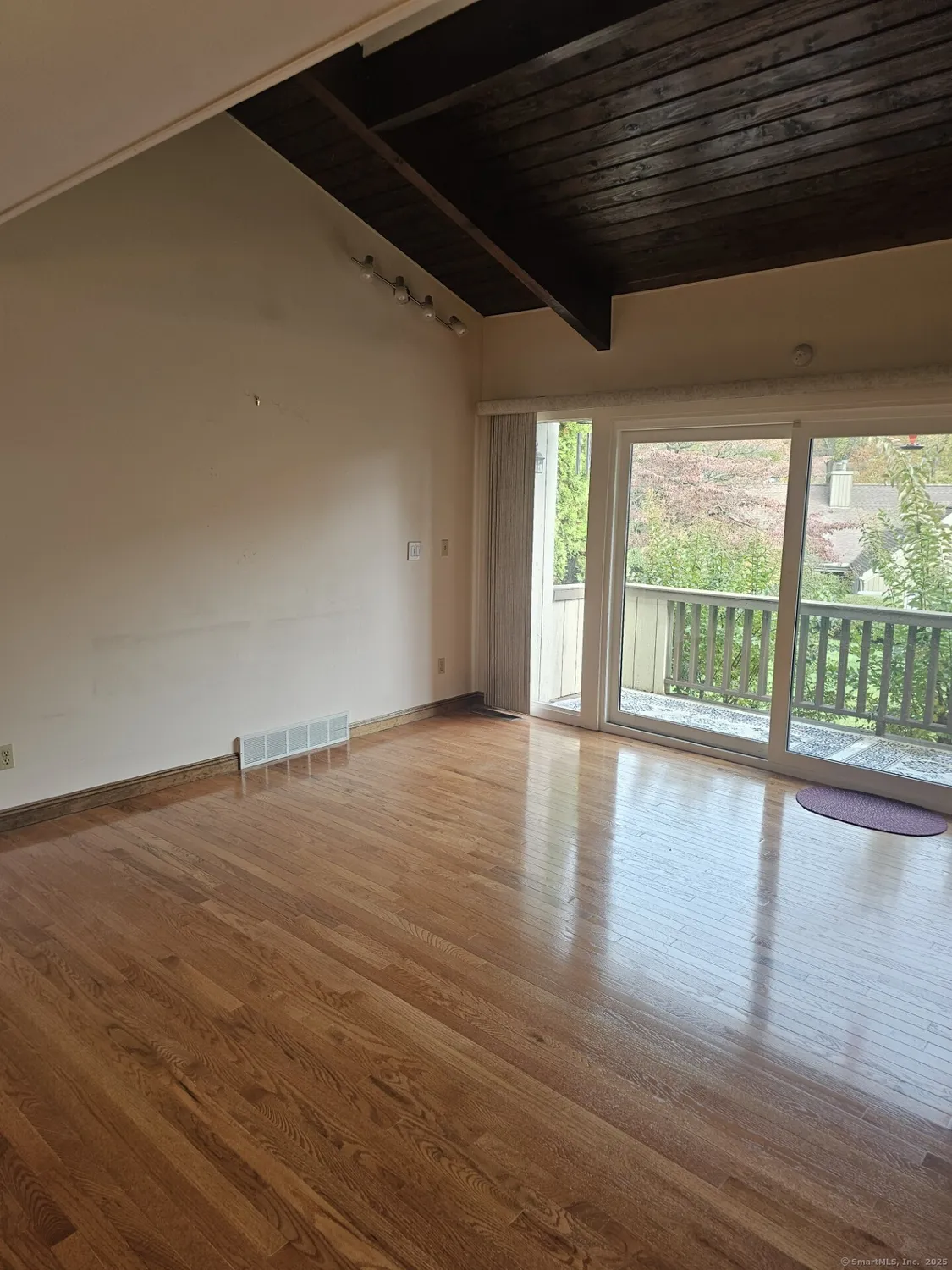 Property Slideshow image 13 of 32 | 87 creek ln a, Stratford, CT, 06614