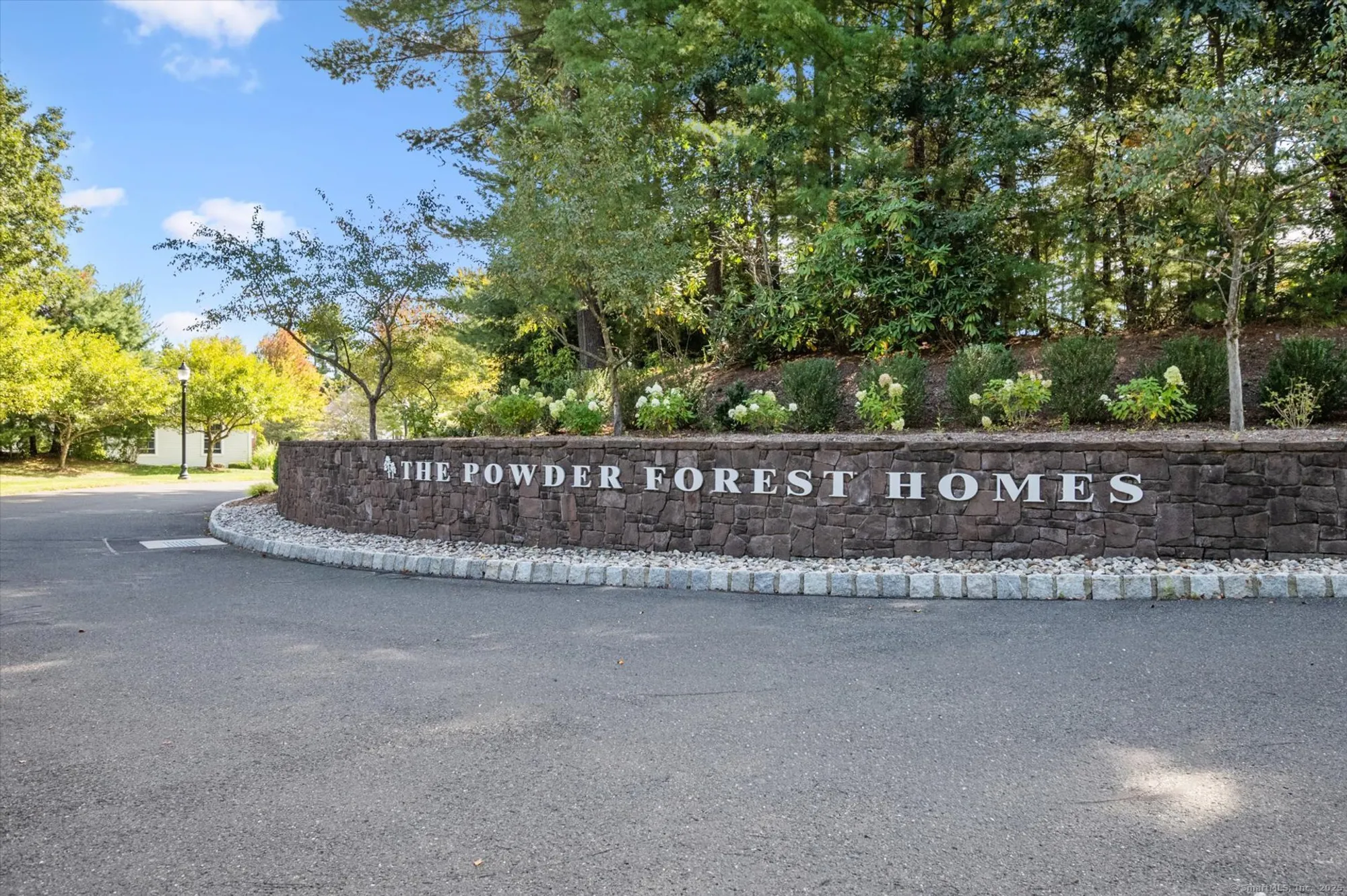 Property Slideshow image 8 of 8 | 1 ashton cir # 1, Simsbury, CT, 06070
