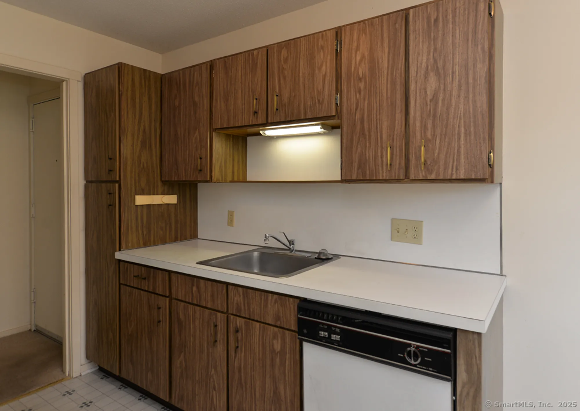 Property Slideshow image 7 of 15 | 103 heritage vlg d, Southbury, CT, 06488