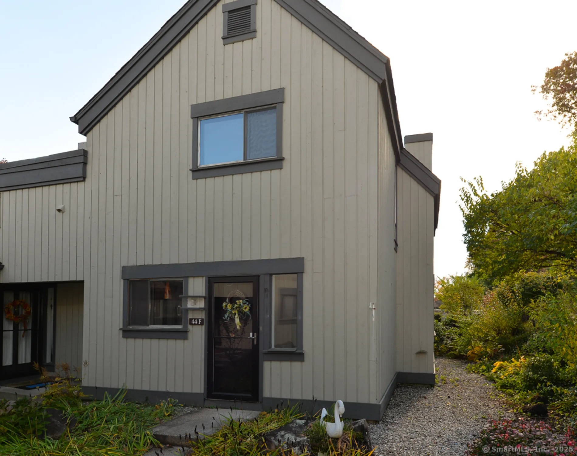 Property Slideshow image 1 of 17 | 44 heritage vlg f, Southbury, CT, 06488