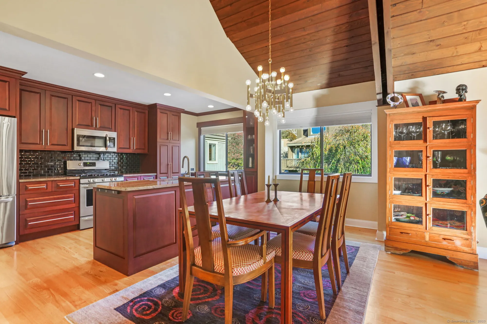Property Slideshow image 7 of 32 | 375 piute ln a, Stratford, CT, 06614