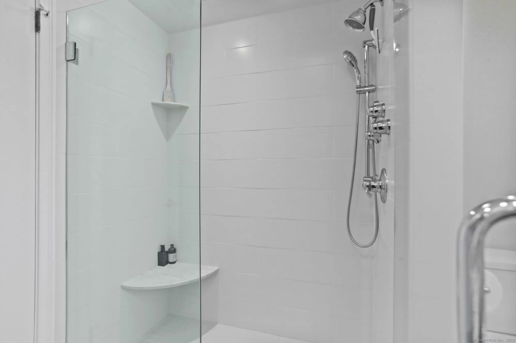 Property Slideshow image 17 of 32 | 375 piute ln a, Stratford, CT, 06614
