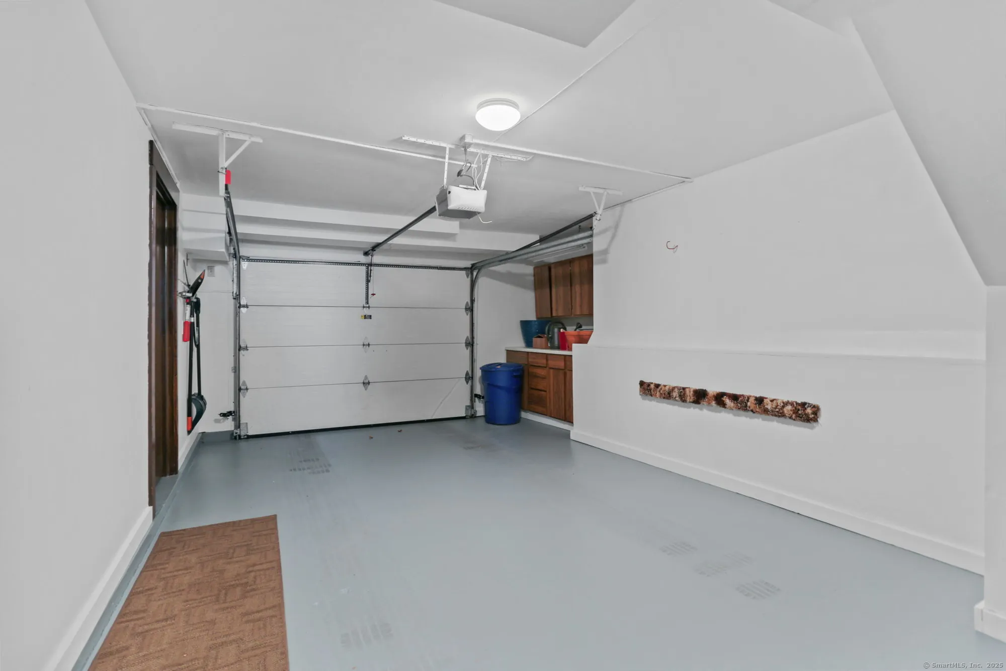 Property Slideshow image 23 of 32 | 375 piute ln a, Stratford, CT, 06614