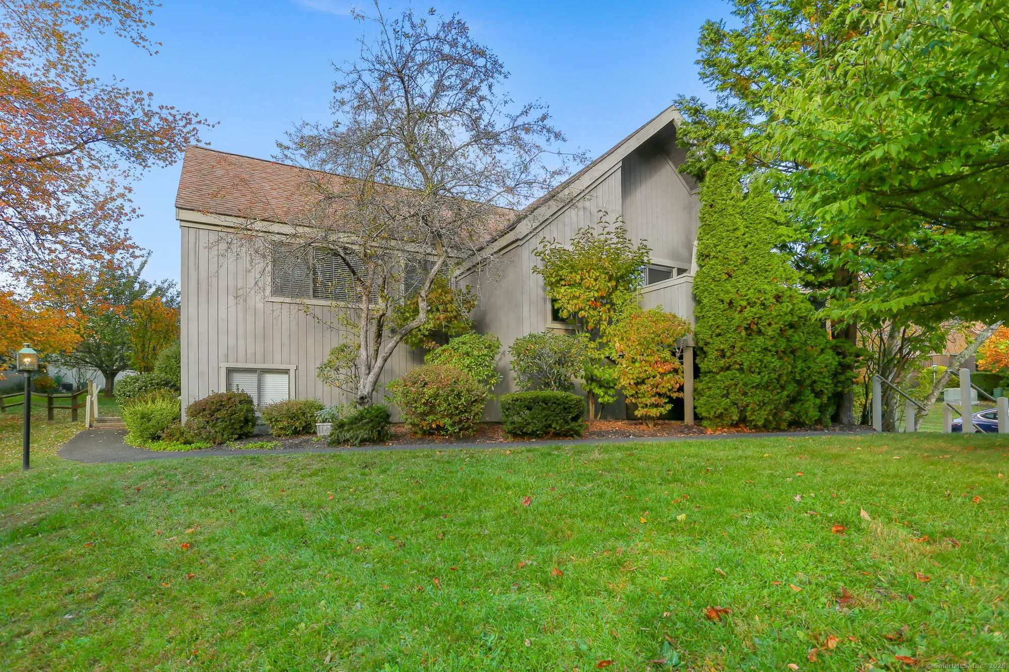 Property Slideshow image 28 of 32 | 375 piute ln a, Stratford, CT, 06614