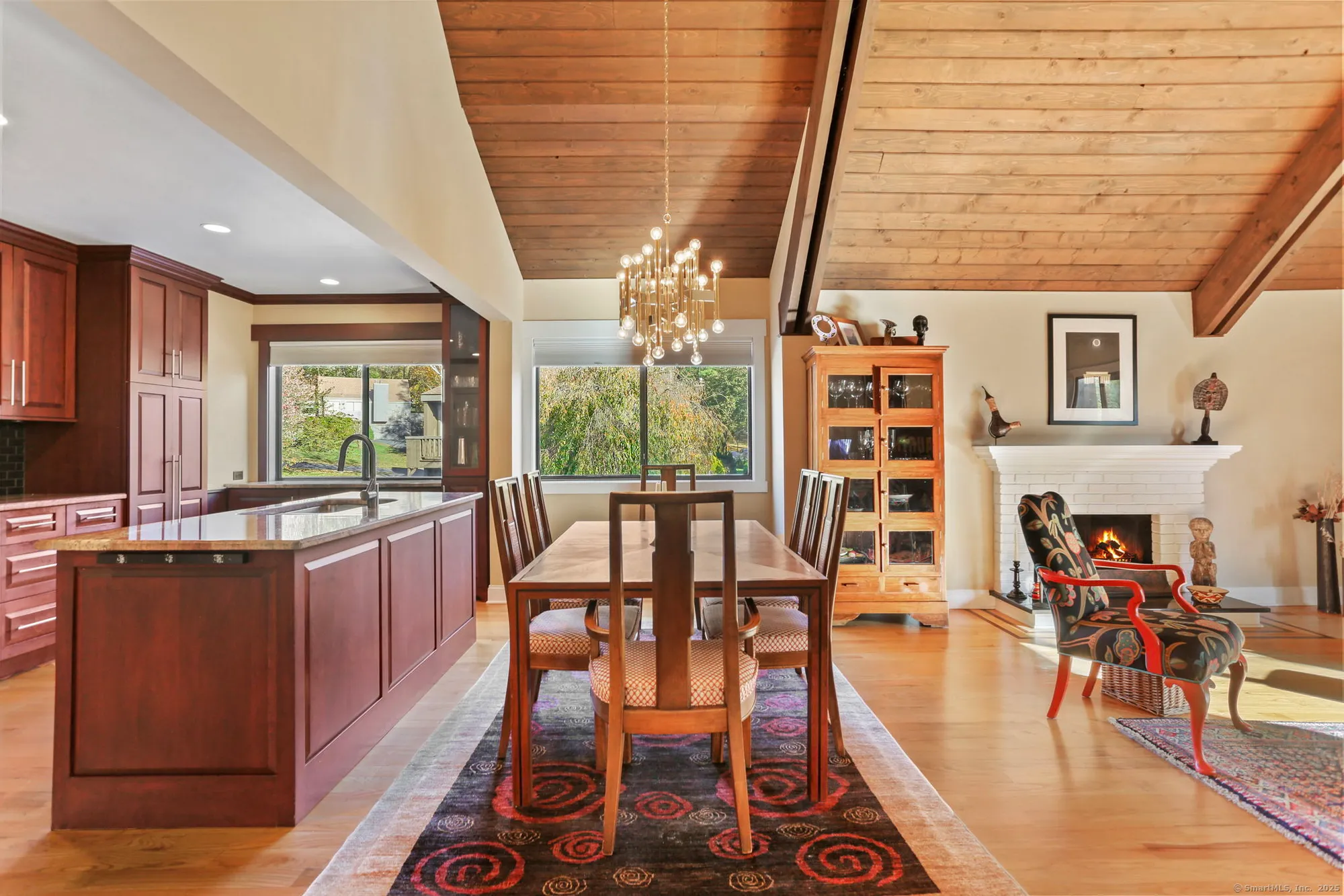Property Slideshow image 6 of 32 | 375 piute ln a, Stratford, CT, 06614