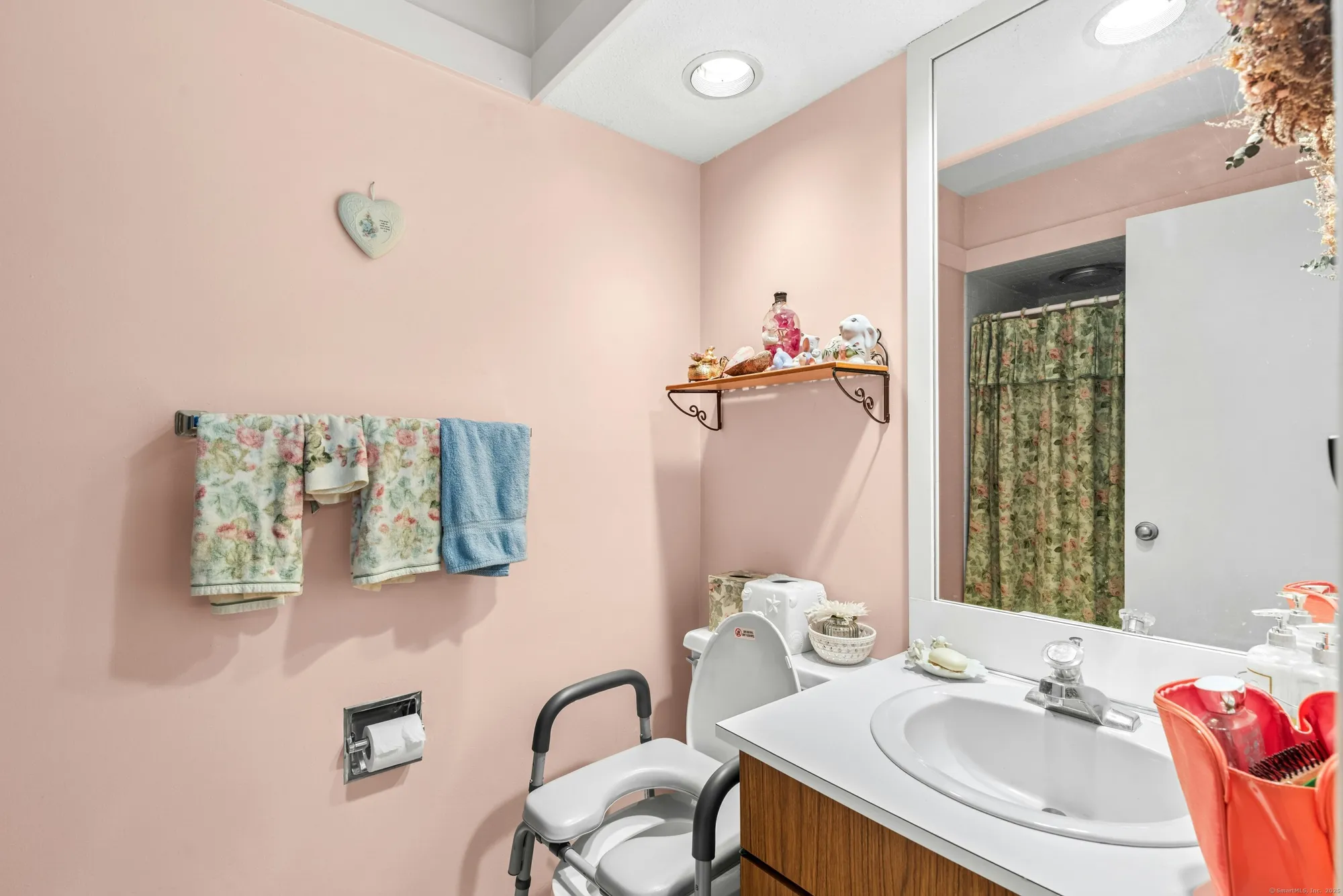 Property Slideshow image 16 of 21 | 214 heritage vlg a, Southbury, CT, 06488