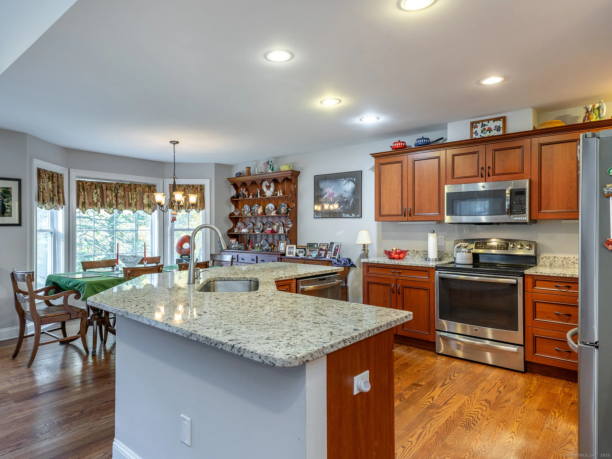 Property Slideshow image 9 of 19 | 1 blossom ct # 1, New Milford, CT, 06776