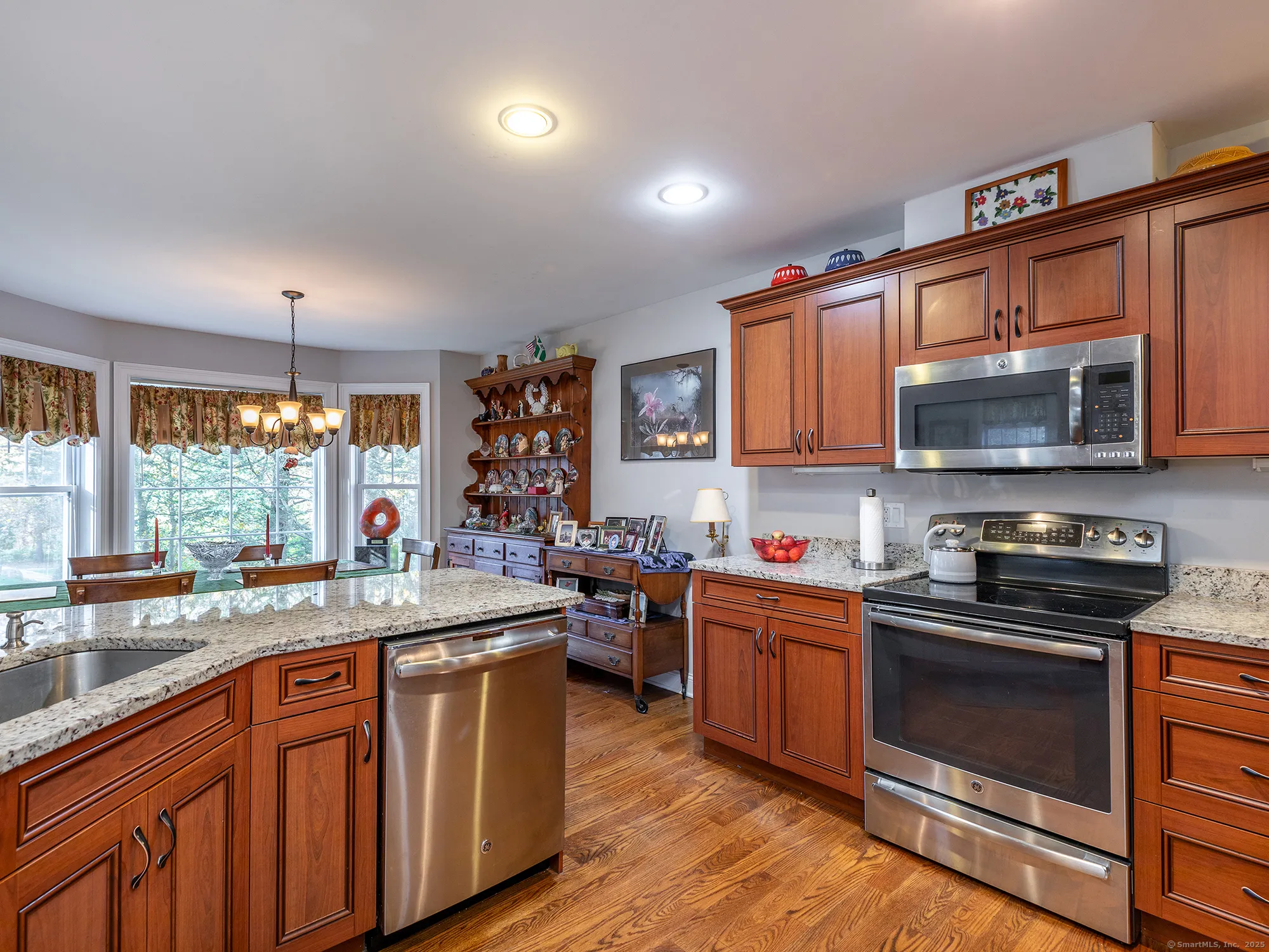 Property Slideshow image 7 of 19 | 1 blossom ct # 1, New Milford, CT, 06776
