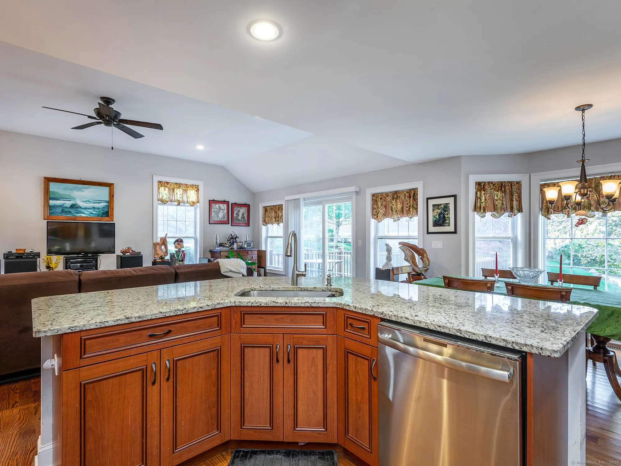Property Slideshow image 10 of 19 | 1 blossom ct # 1, New Milford, CT, 06776