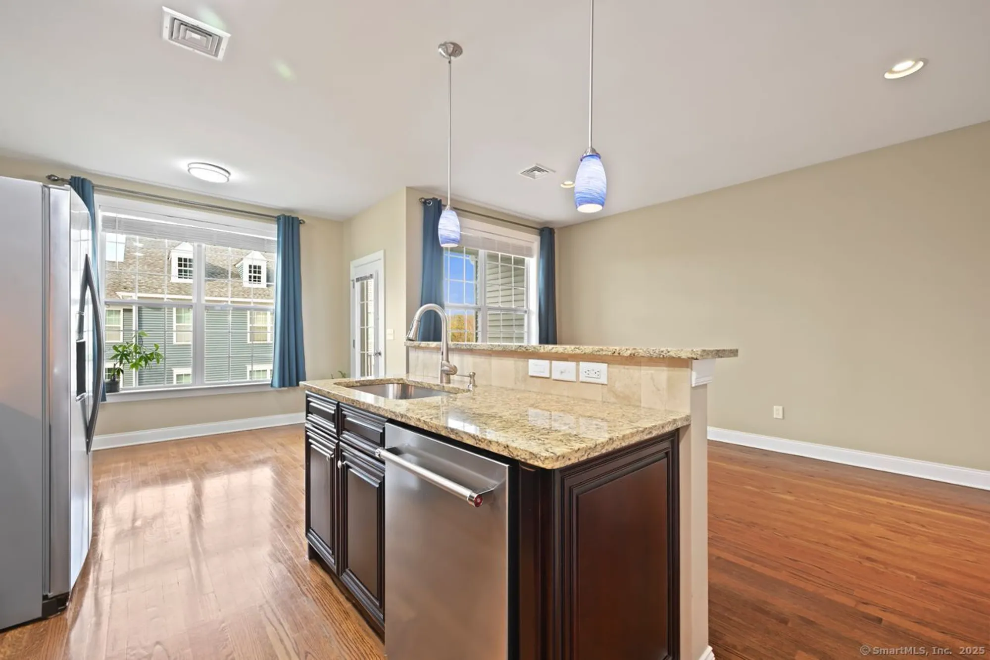 Property Slideshow image 12 of 40 | 47 warrington round # 47, Danbury, CT, 06810