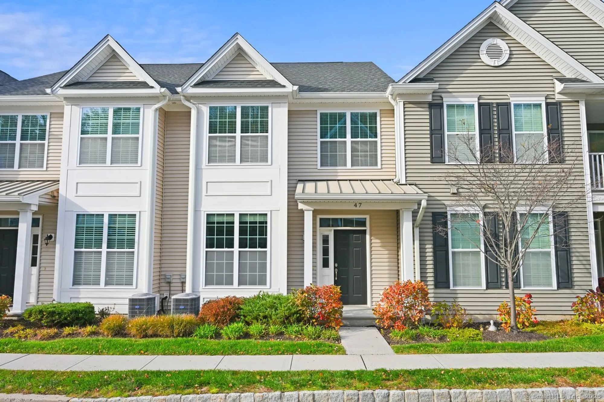 Property Slideshow image 1 of 40 | 47 warrington round # 47, Danbury, CT, 06810