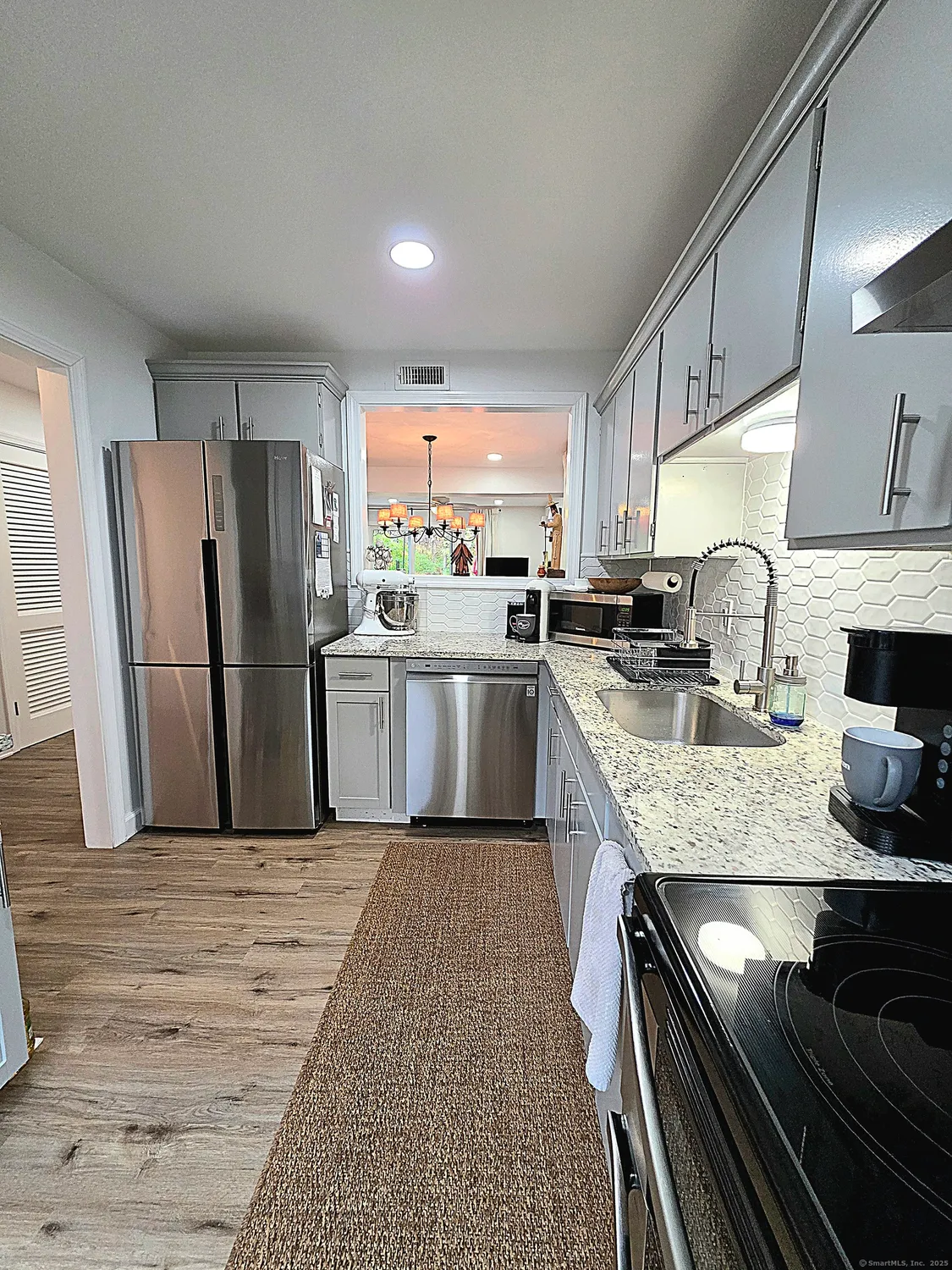 Property Slideshow image 3 of 40 | 60 heritage vlg b, Southbury, CT, 06488