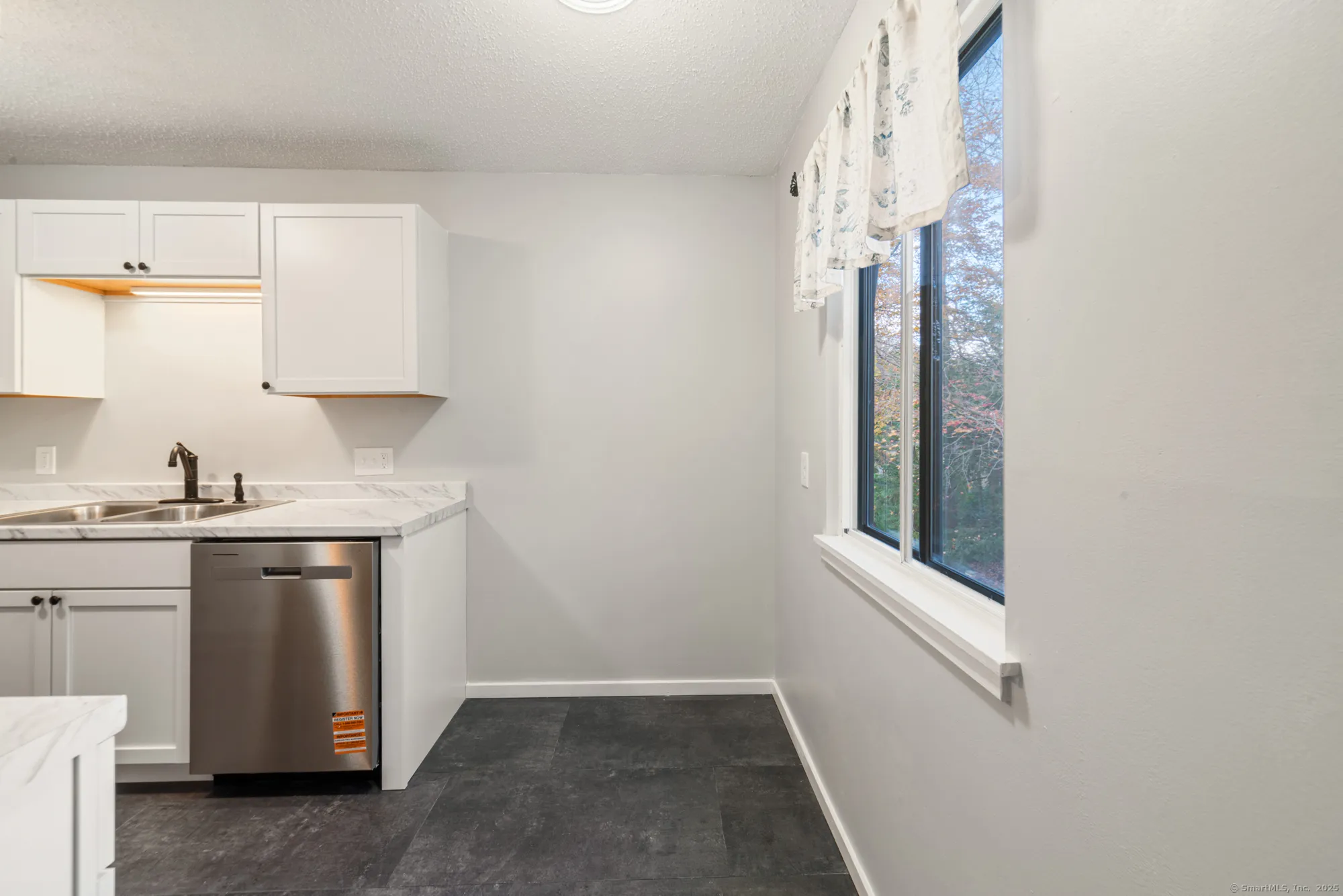 Property Slideshow image 5 of 28 | 73 heritage vlg d, Southbury, CT, 06488