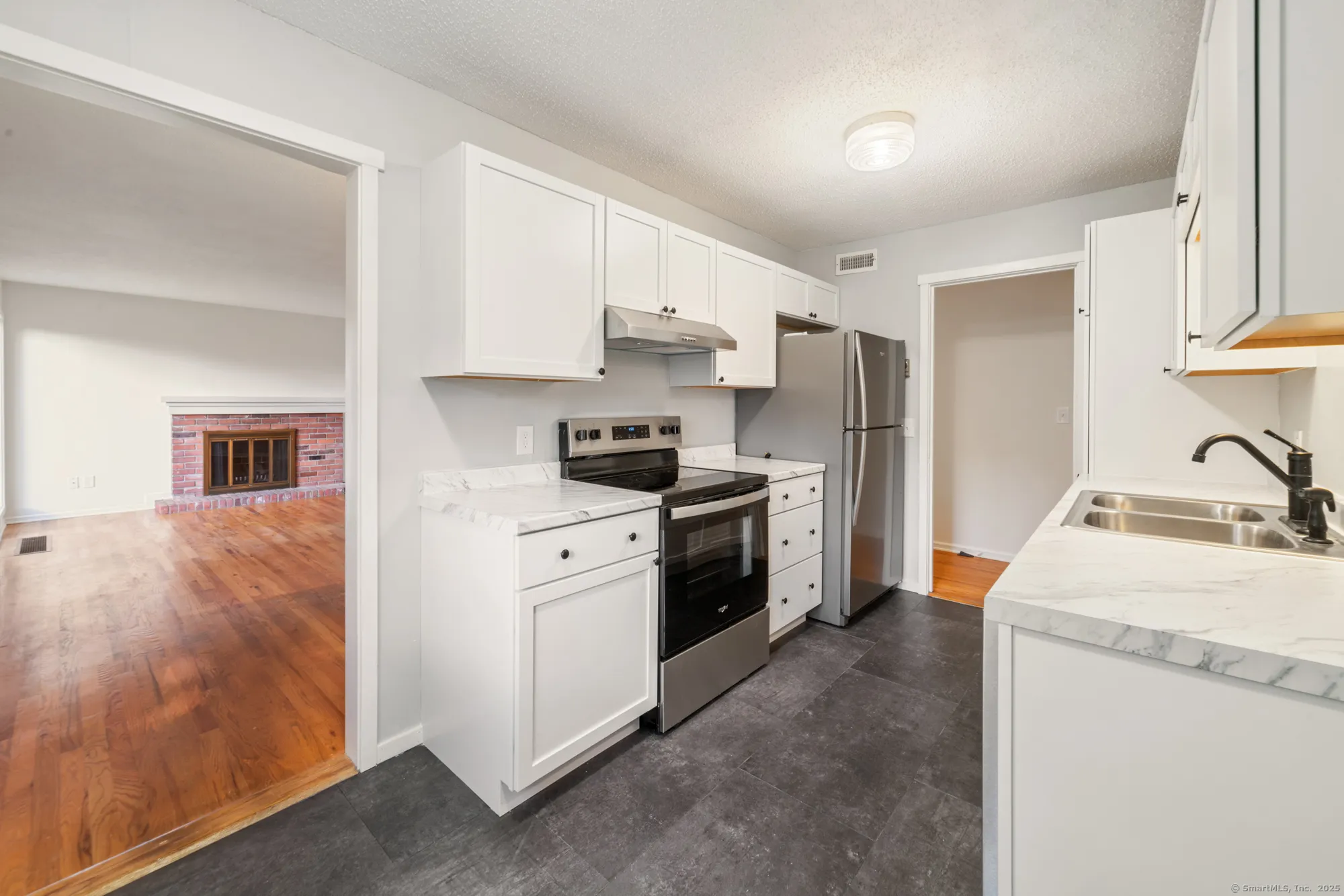 Property Slideshow image 9 of 28 | 73 heritage vlg d, Southbury, CT, 06488