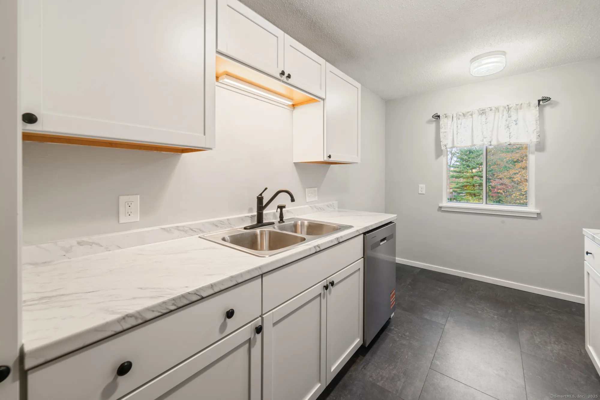 Property Slideshow image 7 of 28 | 73 heritage vlg d, Southbury, CT, 06488