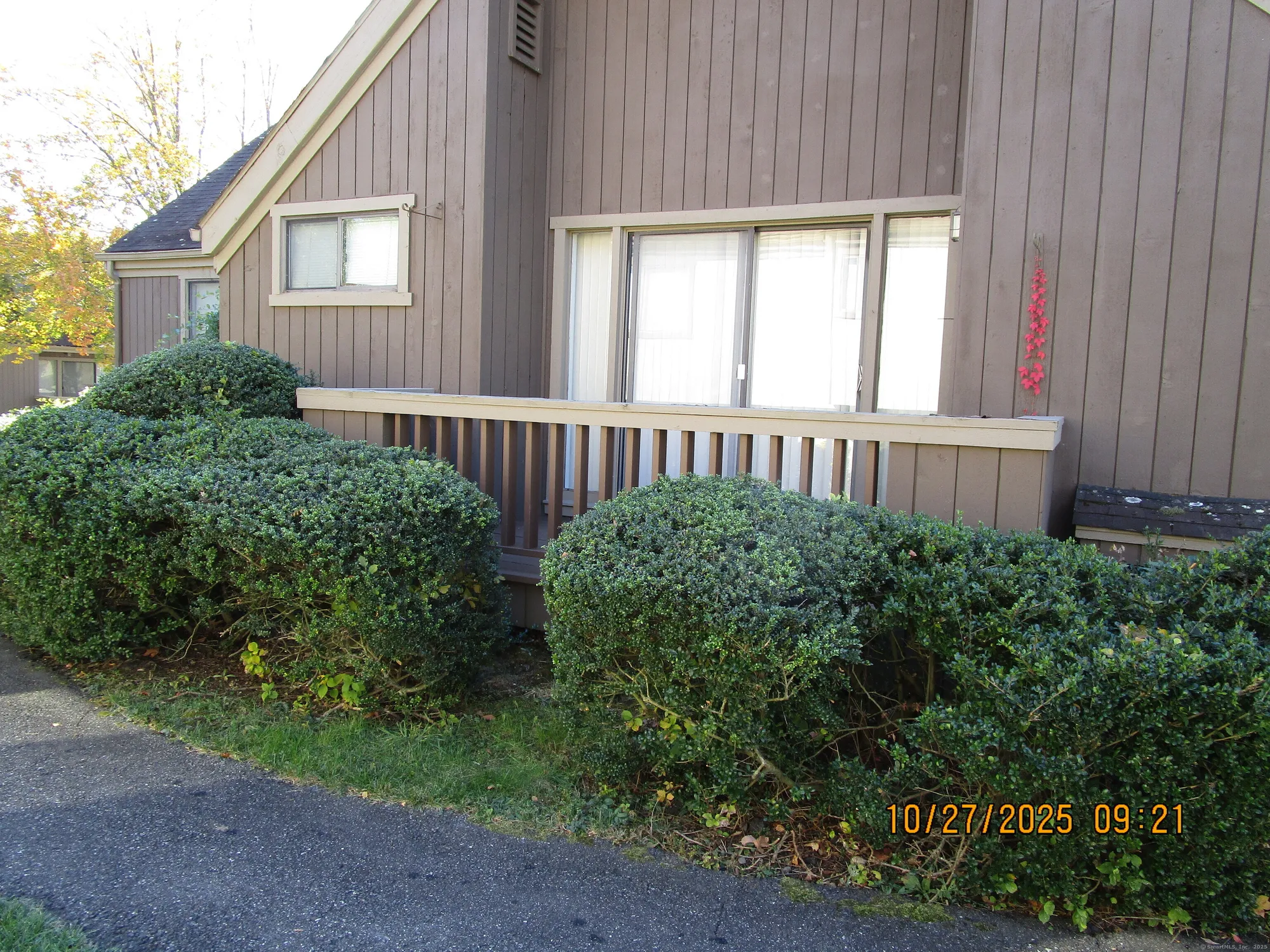 Property Slideshow image 7 of 9 | 619b erie ln # 619b, Stratford, CT, 06614