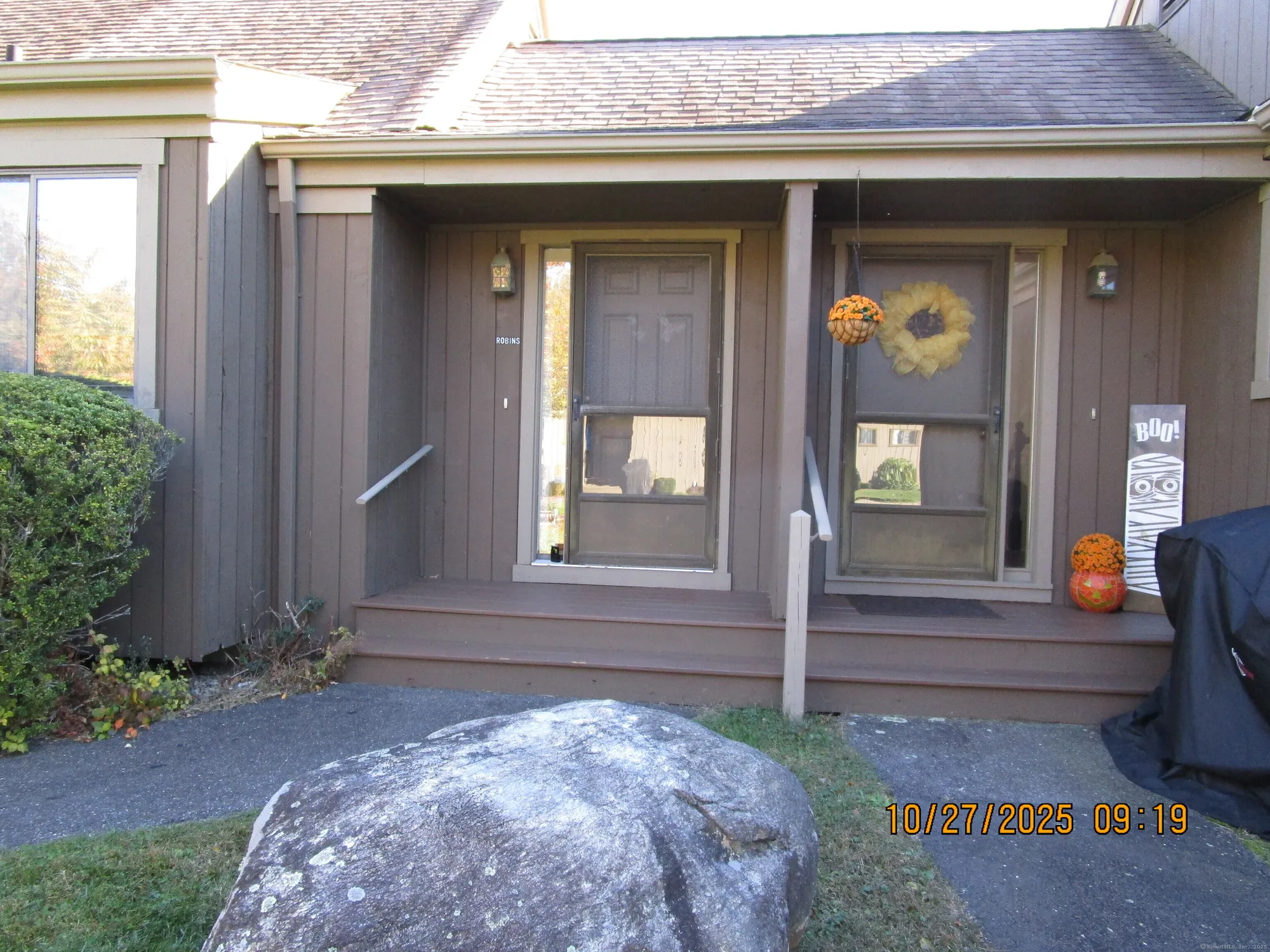 Property Slideshow image 2 of 9 | 619b erie ln # 619b, Stratford, CT, 06614