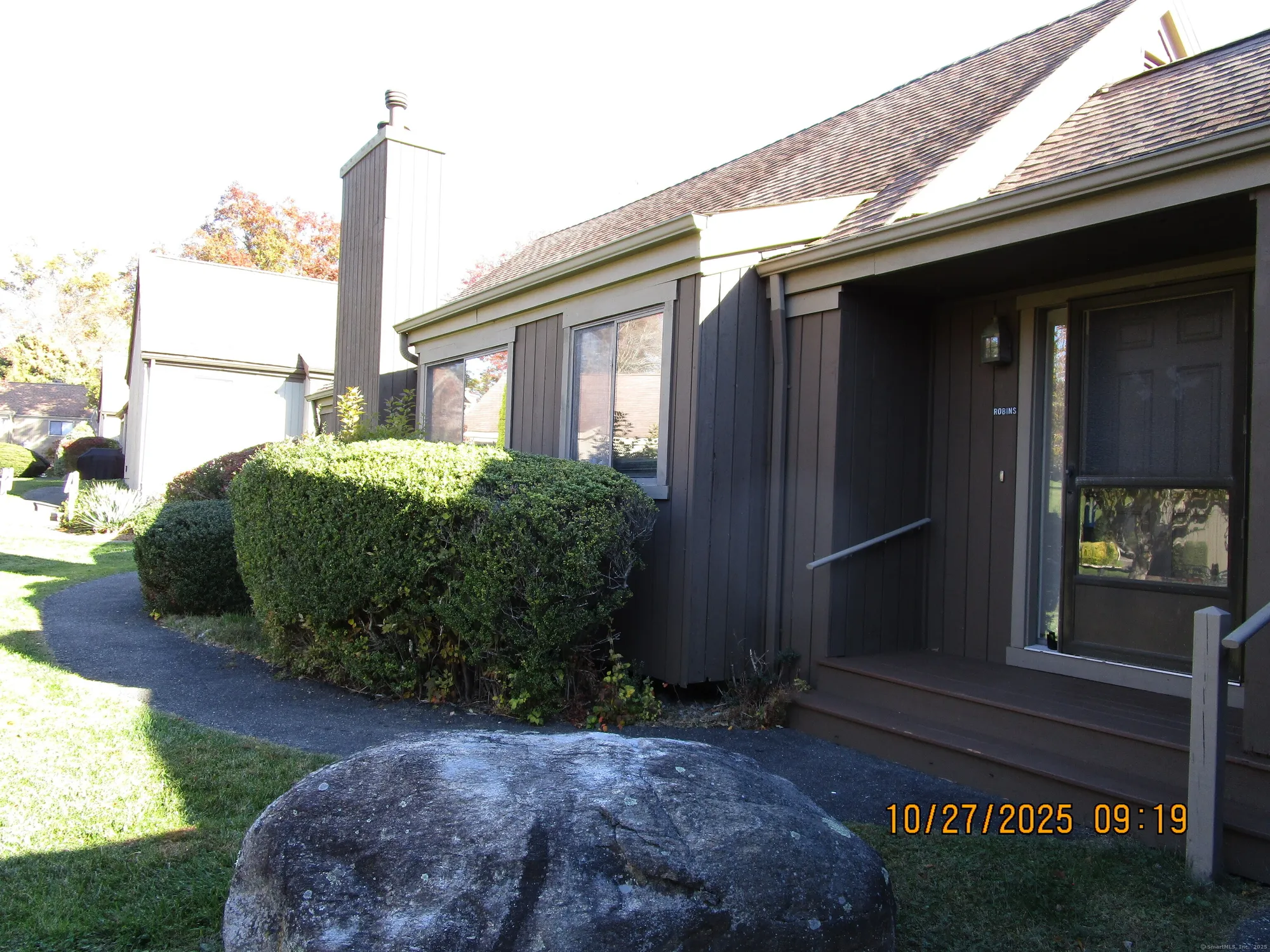 Property Slideshow image 3 of 9 | 619b erie ln # 619b, Stratford, CT, 06614