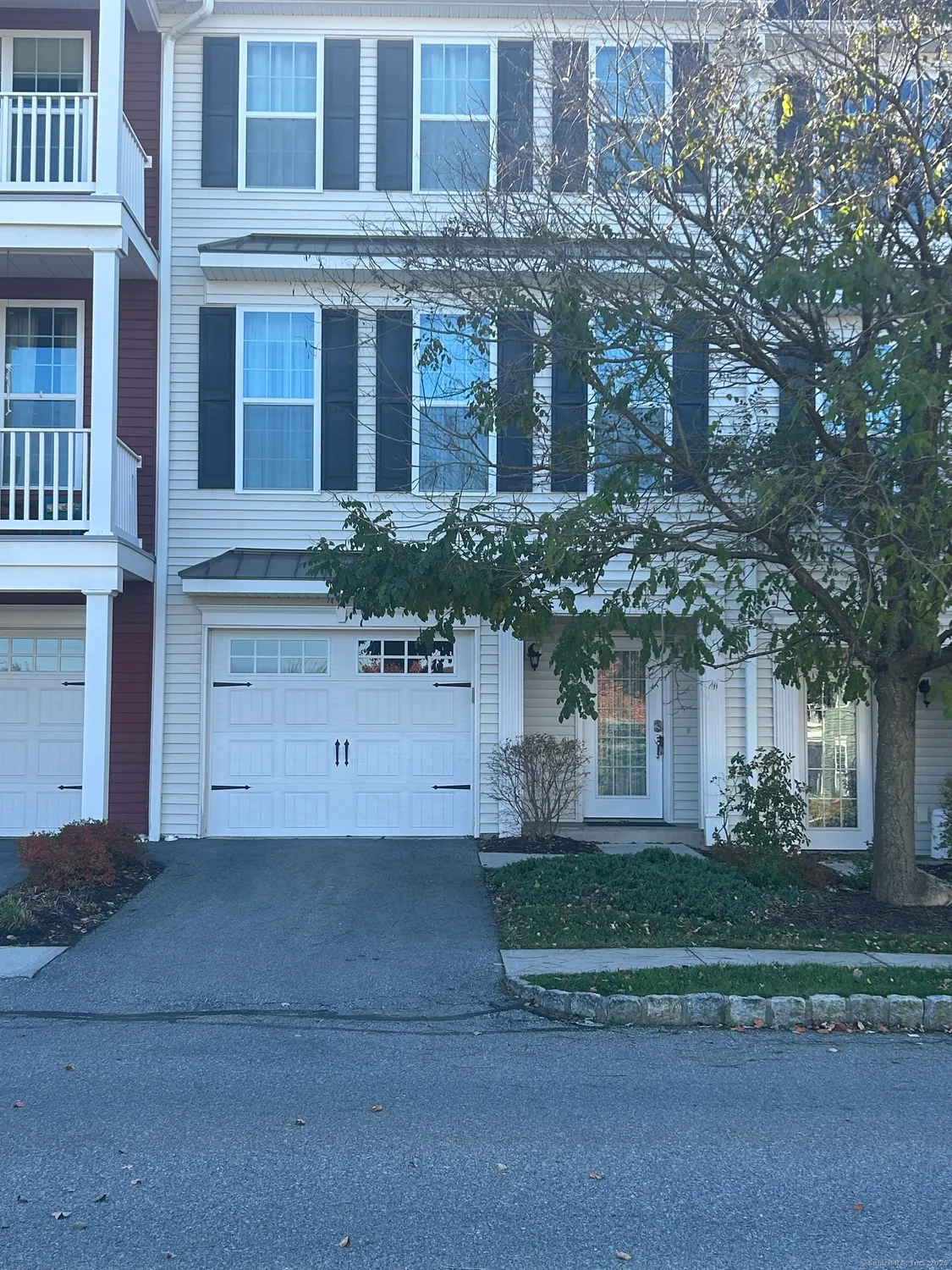 Property Slideshow image 1 of 1 | 94 warrington round # 94, Danbury, CT, 06810