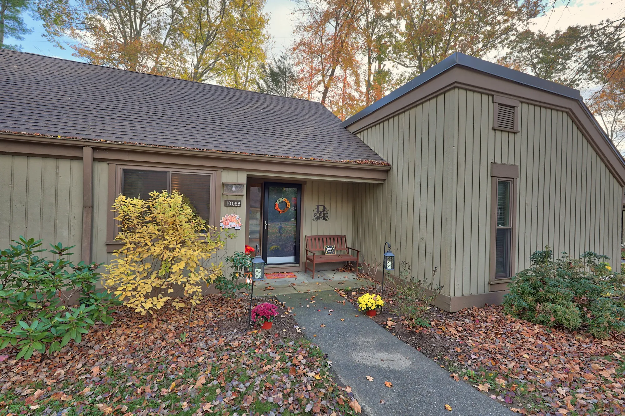 Property Slideshow image 2 of 35 | 1008 heritage vlg b, Southbury, CT, 06488
