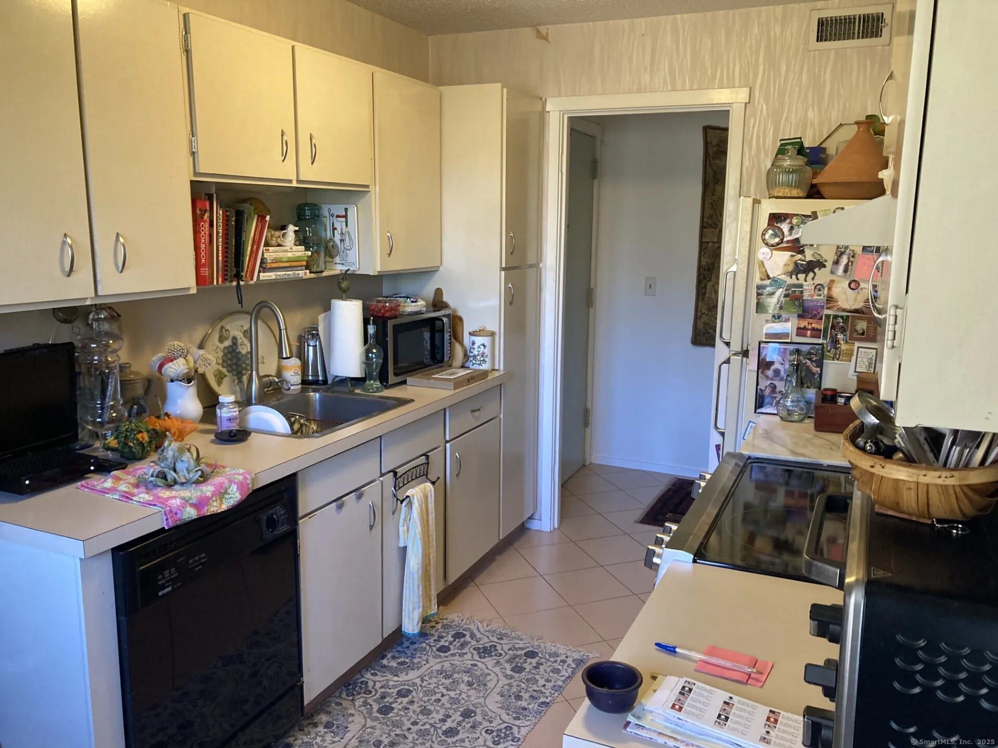 Property Slideshow image 11 of 40 | 73 heritage vlg c, Southbury, CT, 06488