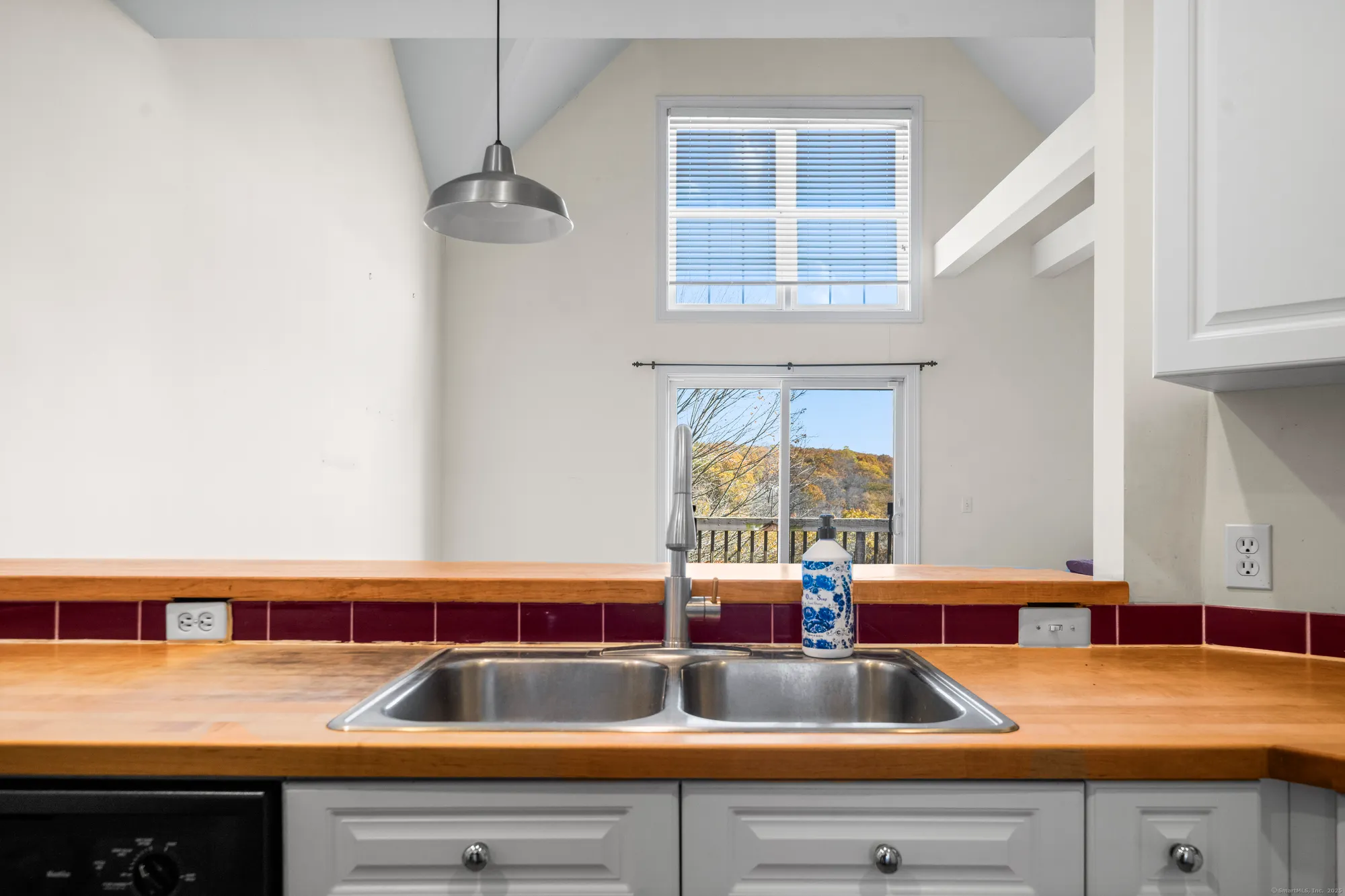 Property Slideshow image 12 of 39 | 12 heron view rd # 12, New Fairfield, CT, 06812