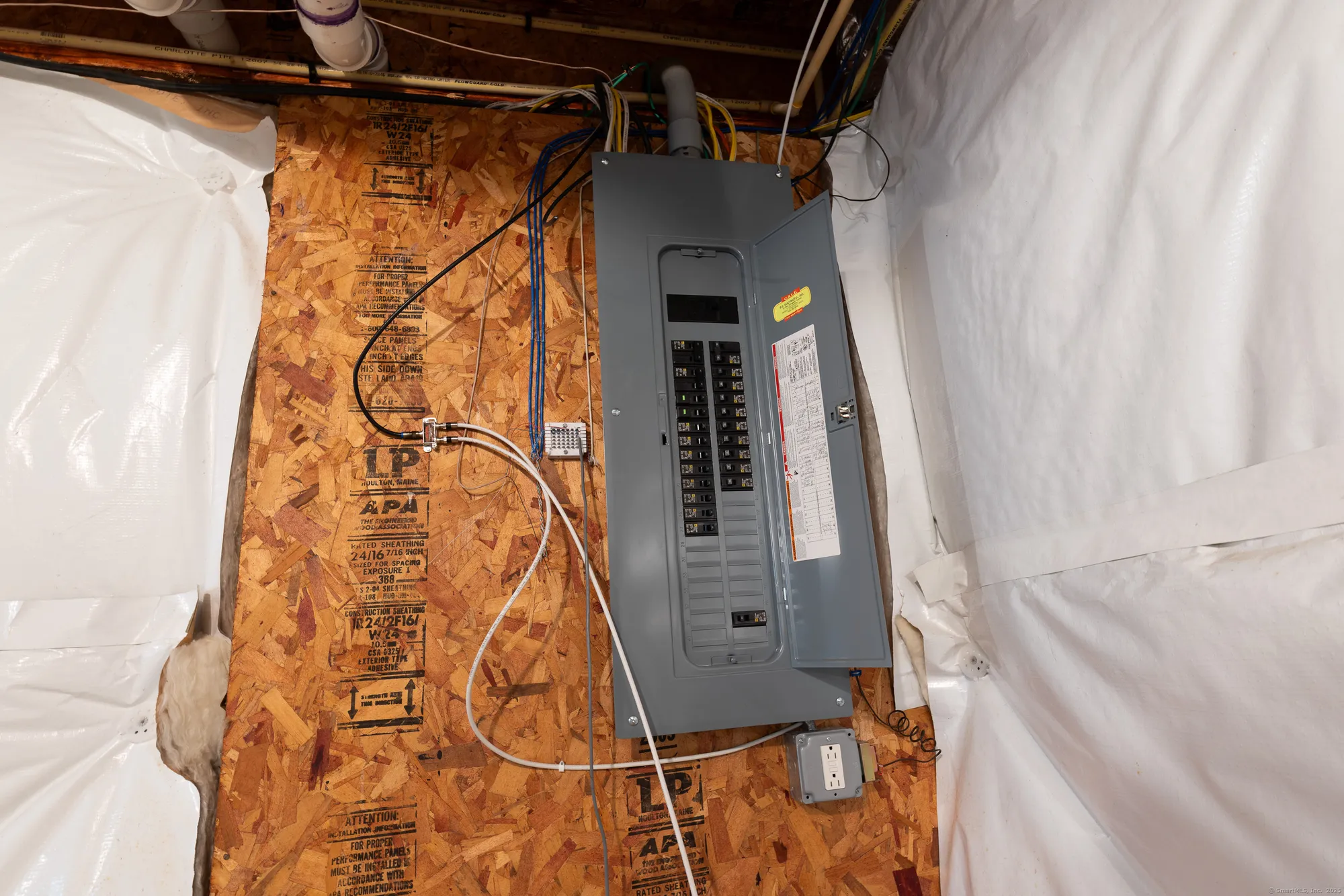 Property Slideshow image 23 of 29 | 413 mulligan dr # 413, Oxford, CT, 06478