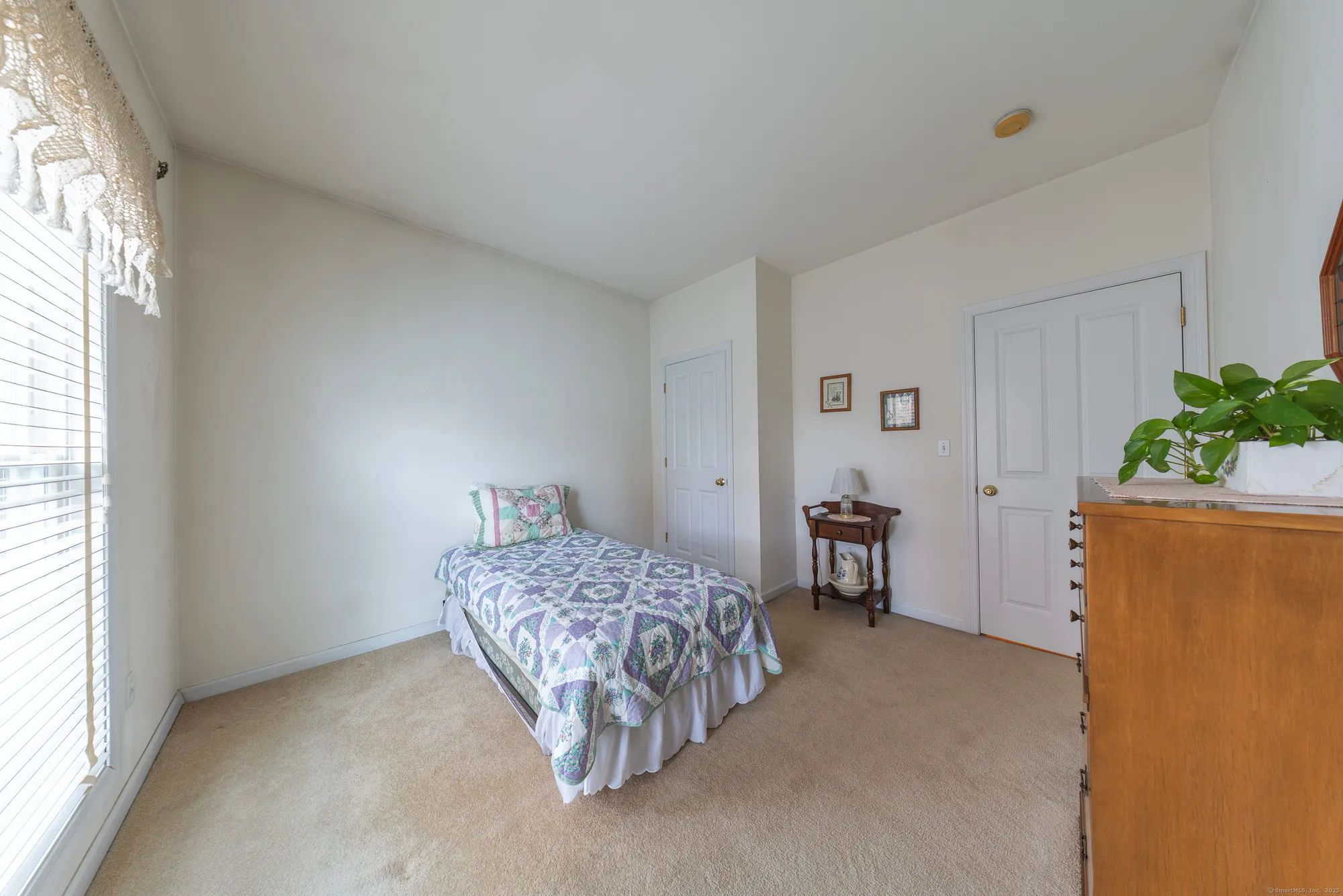Property Slideshow image 5 of 29 | 413 mulligan dr # 413, Oxford, CT, 06478