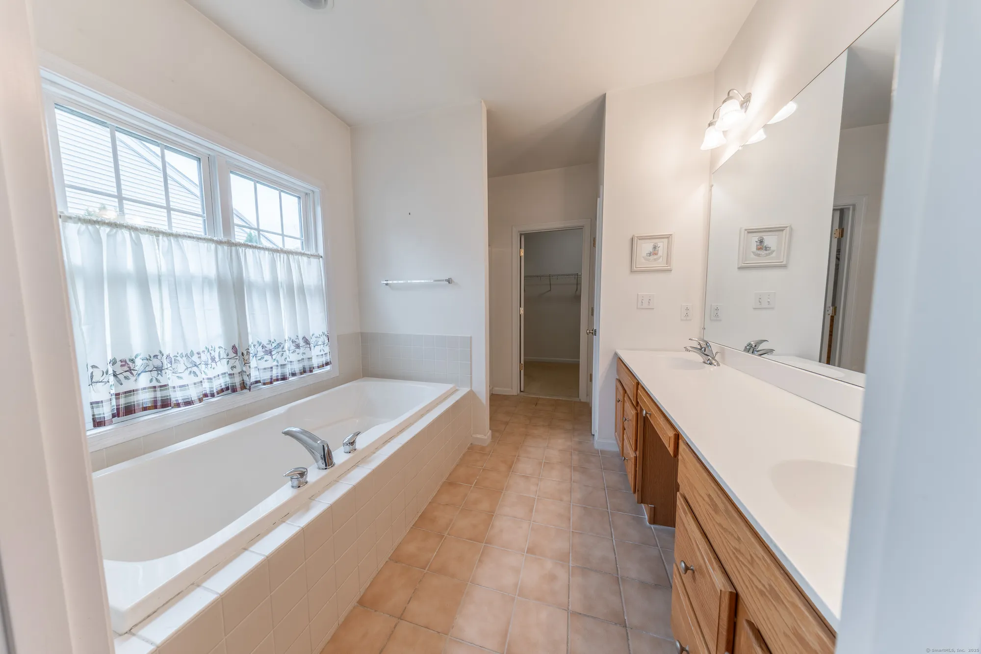 Property Slideshow image 18 of 29 | 413 mulligan dr # 413, Oxford, CT, 06478