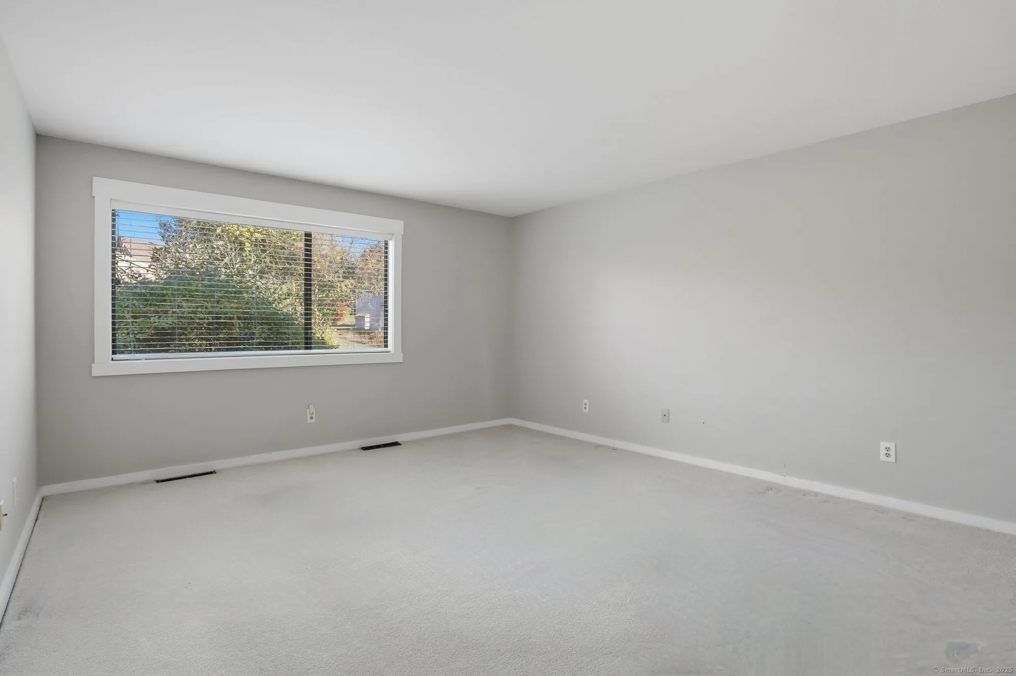 Property Slideshow image 17 of 39 | 375 piute ln b, Stratford, CT, 06614