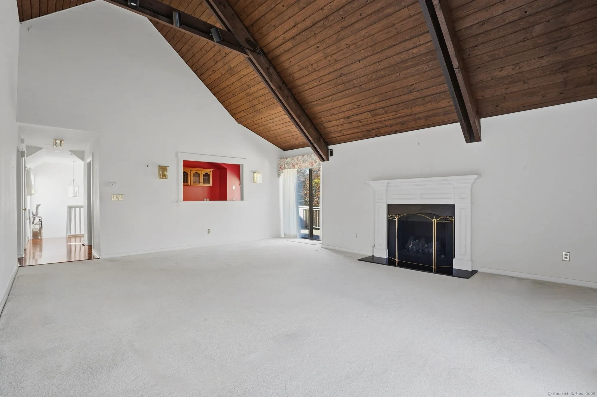 Property Slideshow image 10 of 39 | 375 piute ln b, Stratford, CT, 06614