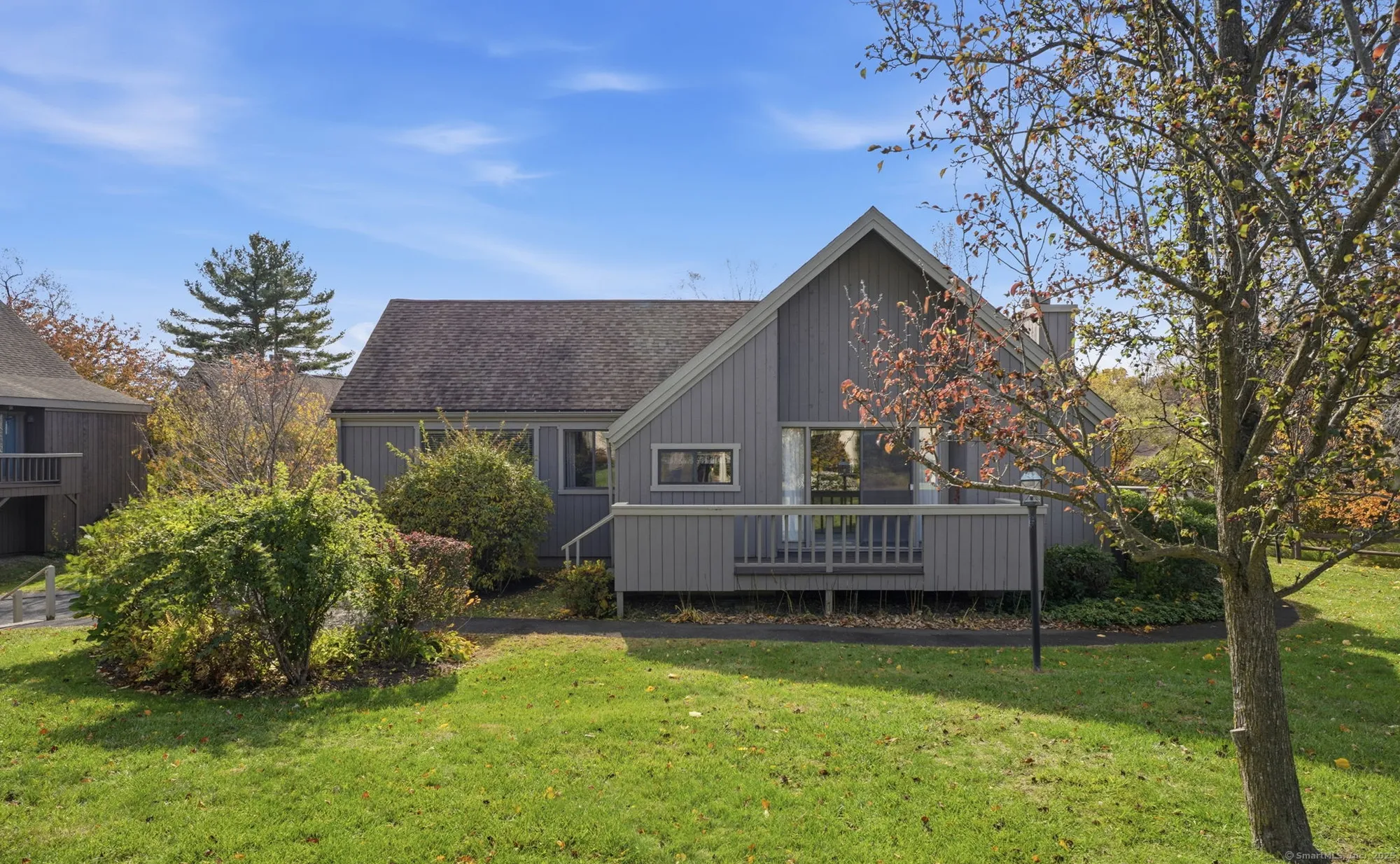 Property Slideshow image 7 of 39 | 375 piute ln b, Stratford, CT, 06614