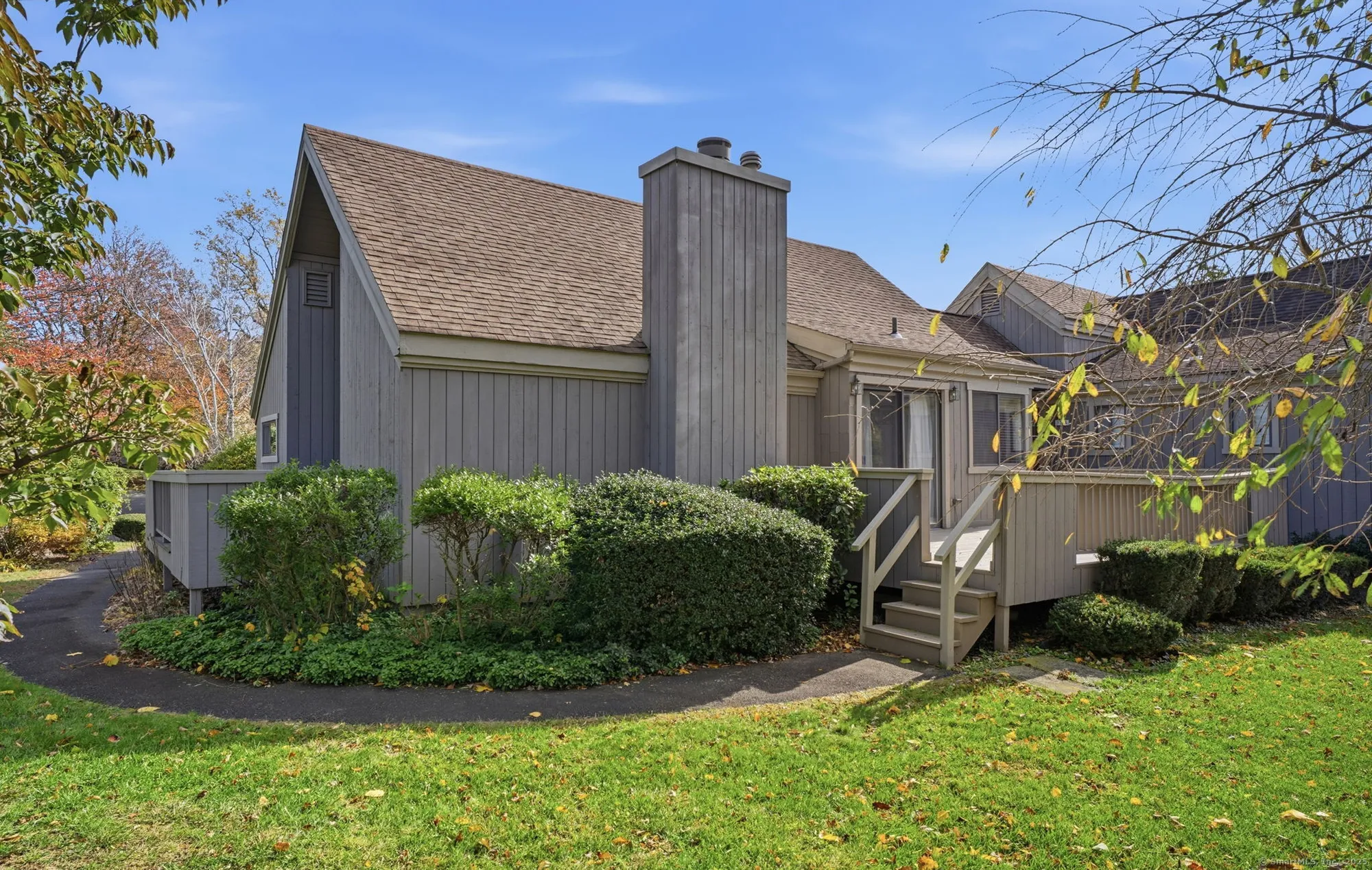 Property Slideshow image 1 of 39 | 375 piute ln b, Stratford, CT, 06614
