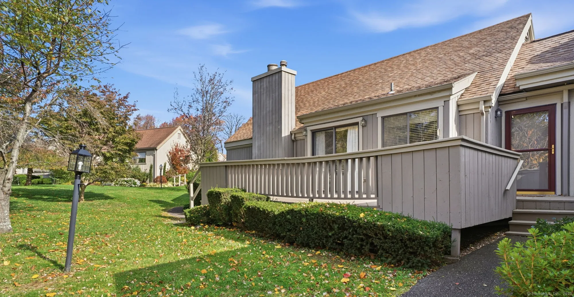 Property Slideshow image 3 of 39 | 375 piute ln b, Stratford, CT, 06614