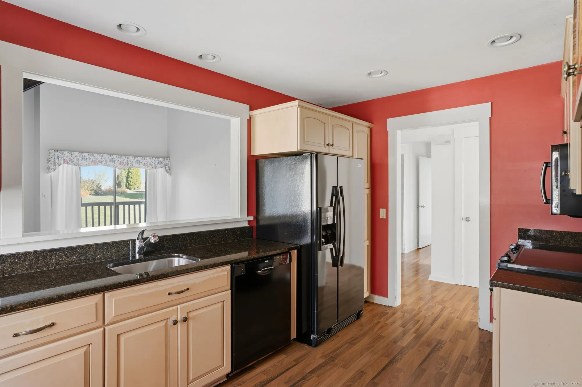 Property Slideshow image 13 of 39 | 375 piute ln b, Stratford, CT, 06614