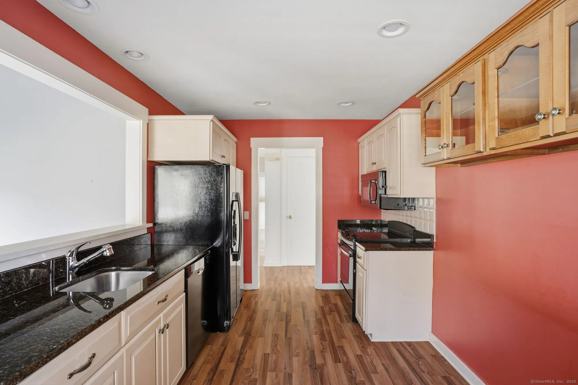 Property Slideshow image 14 of 39 | 375 piute ln b, Stratford, CT, 06614