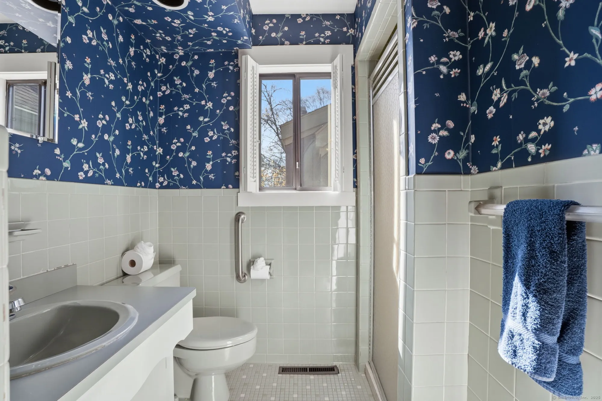 Property Slideshow image 22 of 39 | 375 piute ln b, Stratford, CT, 06614