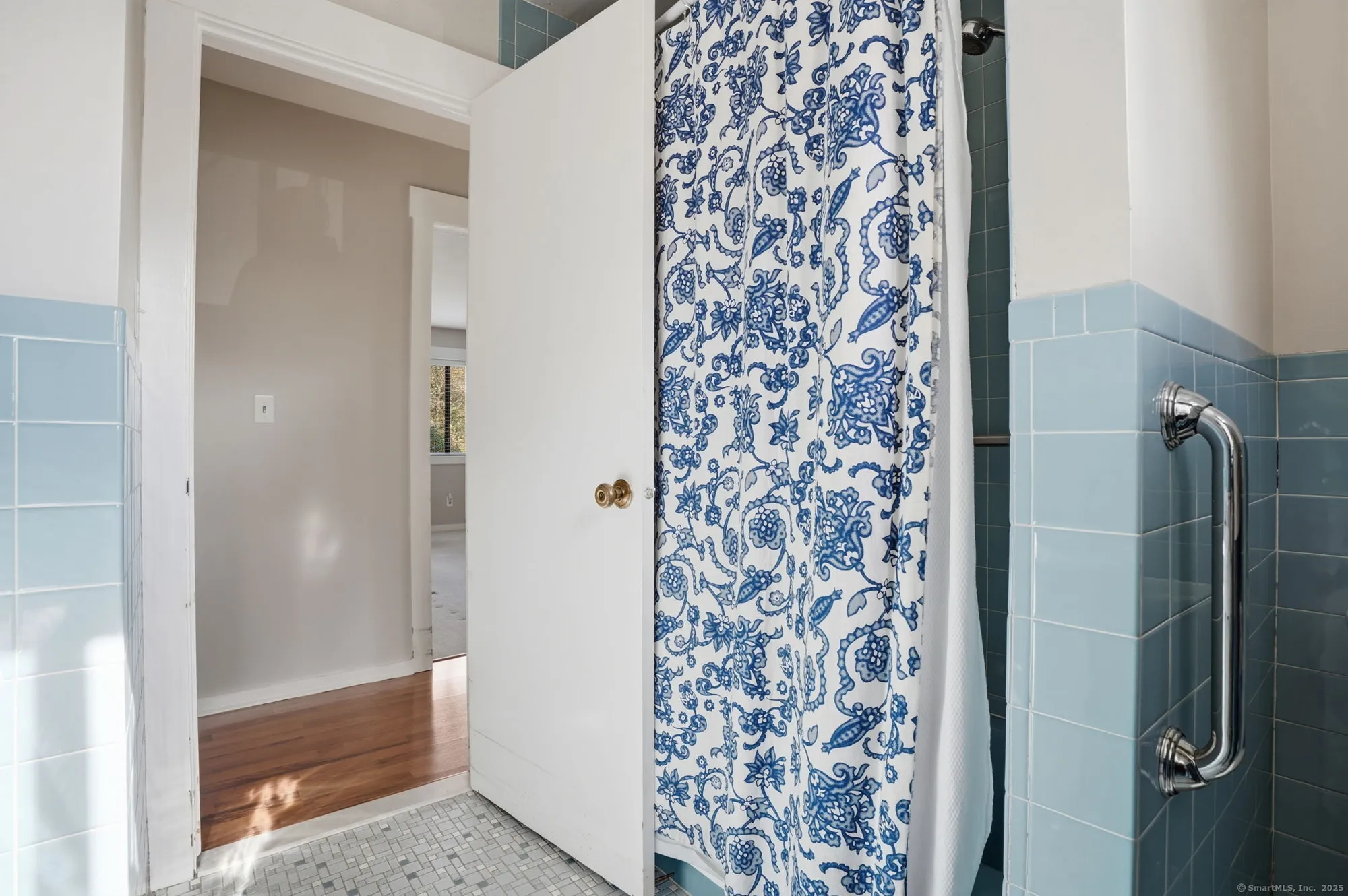 Property Slideshow image 20 of 39 | 375 piute ln b, Stratford, CT, 06614