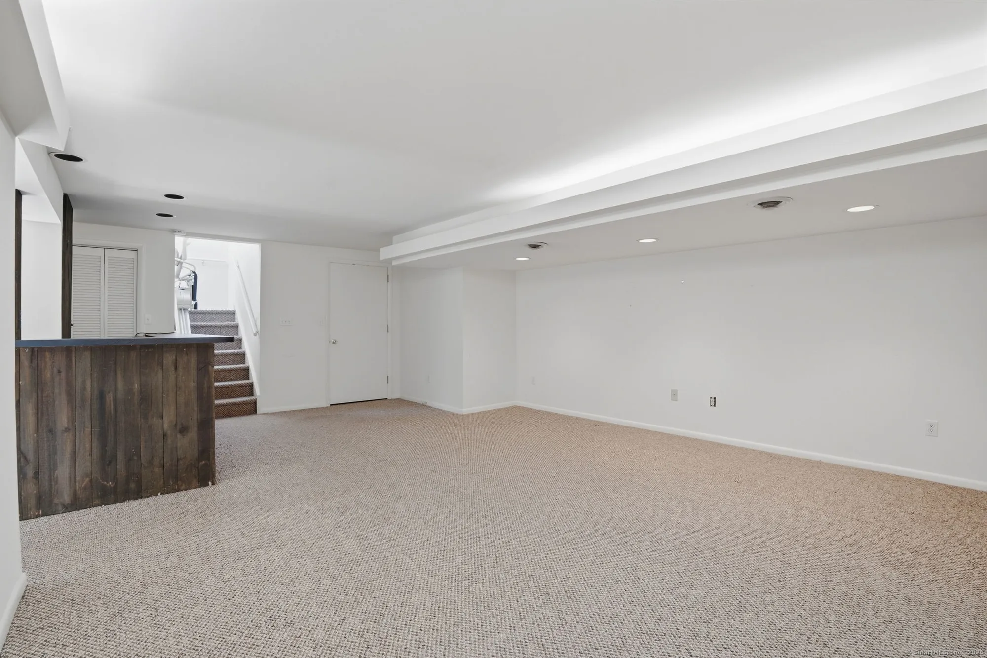 Property Slideshow image 27 of 39 | 375 piute ln b, Stratford, CT, 06614