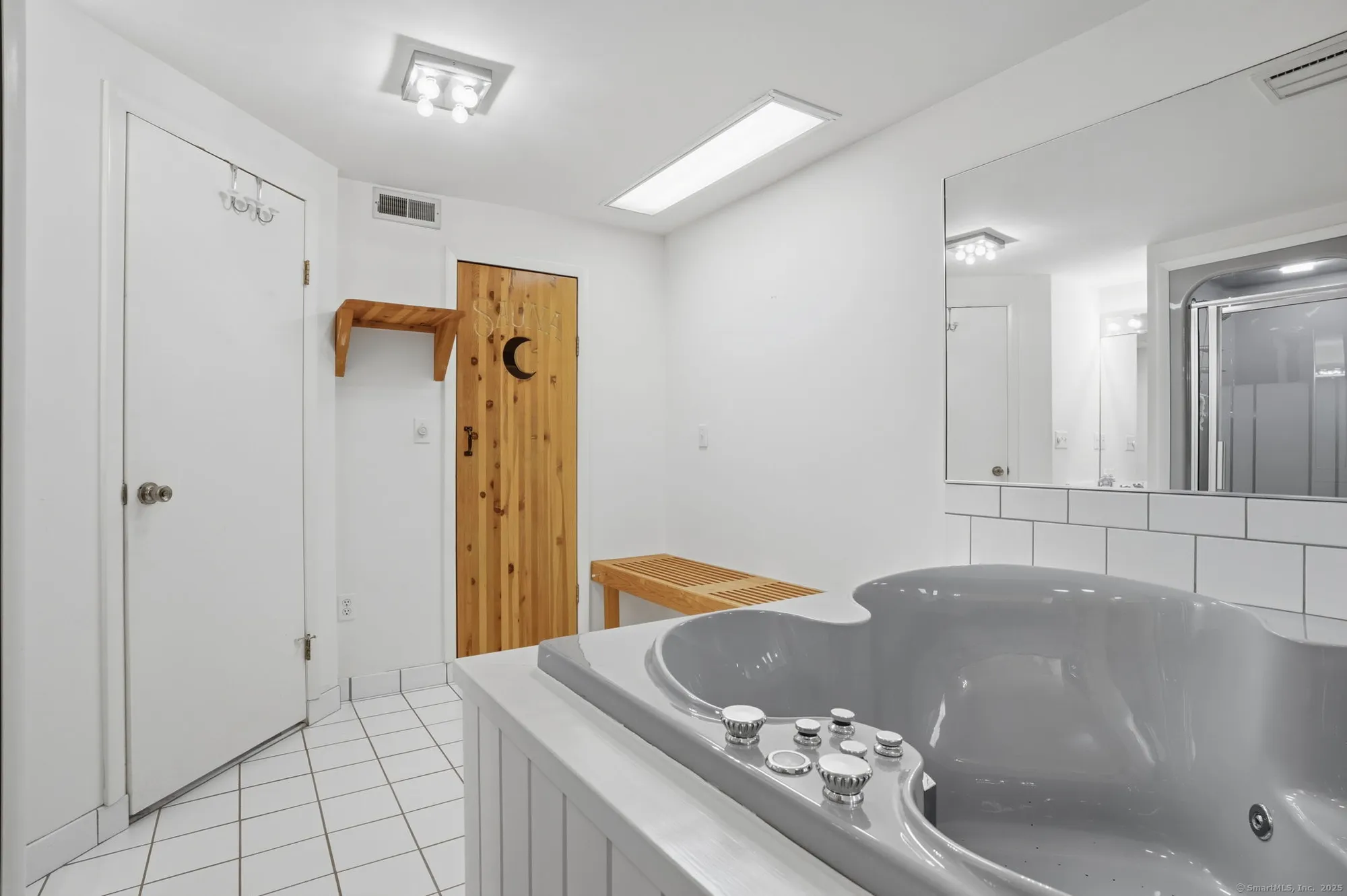 Property Slideshow image 30 of 39 | 375 piute ln b, Stratford, CT, 06614