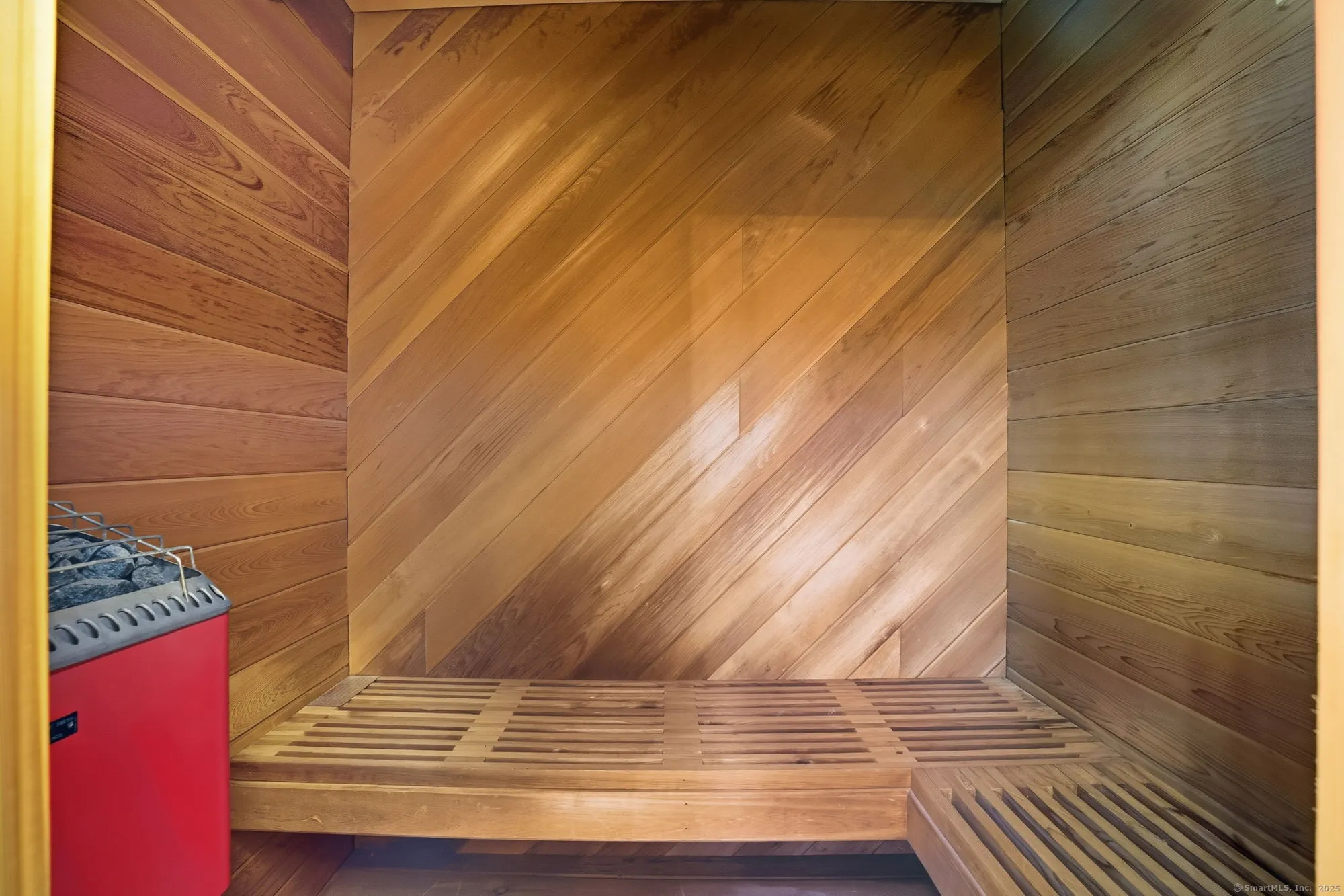 Property Slideshow image 31 of 39 | 375 piute ln b, Stratford, CT, 06614