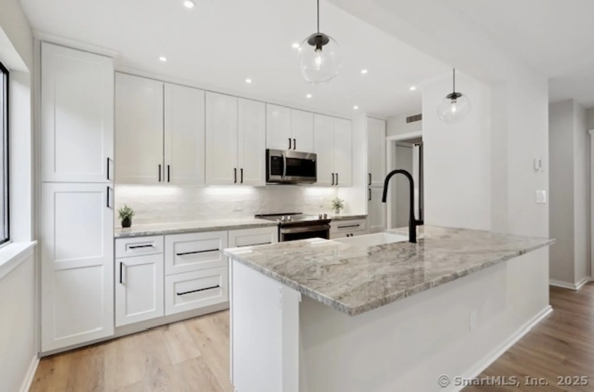 Property Slideshow image 1 of 1 | 98 heritage vlg d, Southbury, CT, 06488