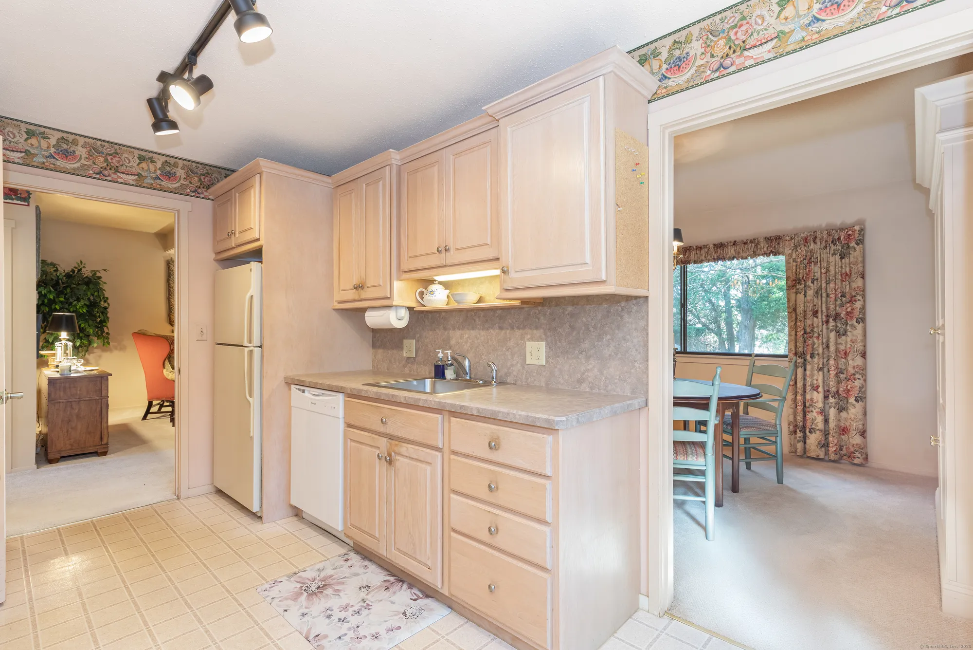 Property Slideshow image 3 of 19 | 701 heritage vlg b, Southbury, CT, 06488