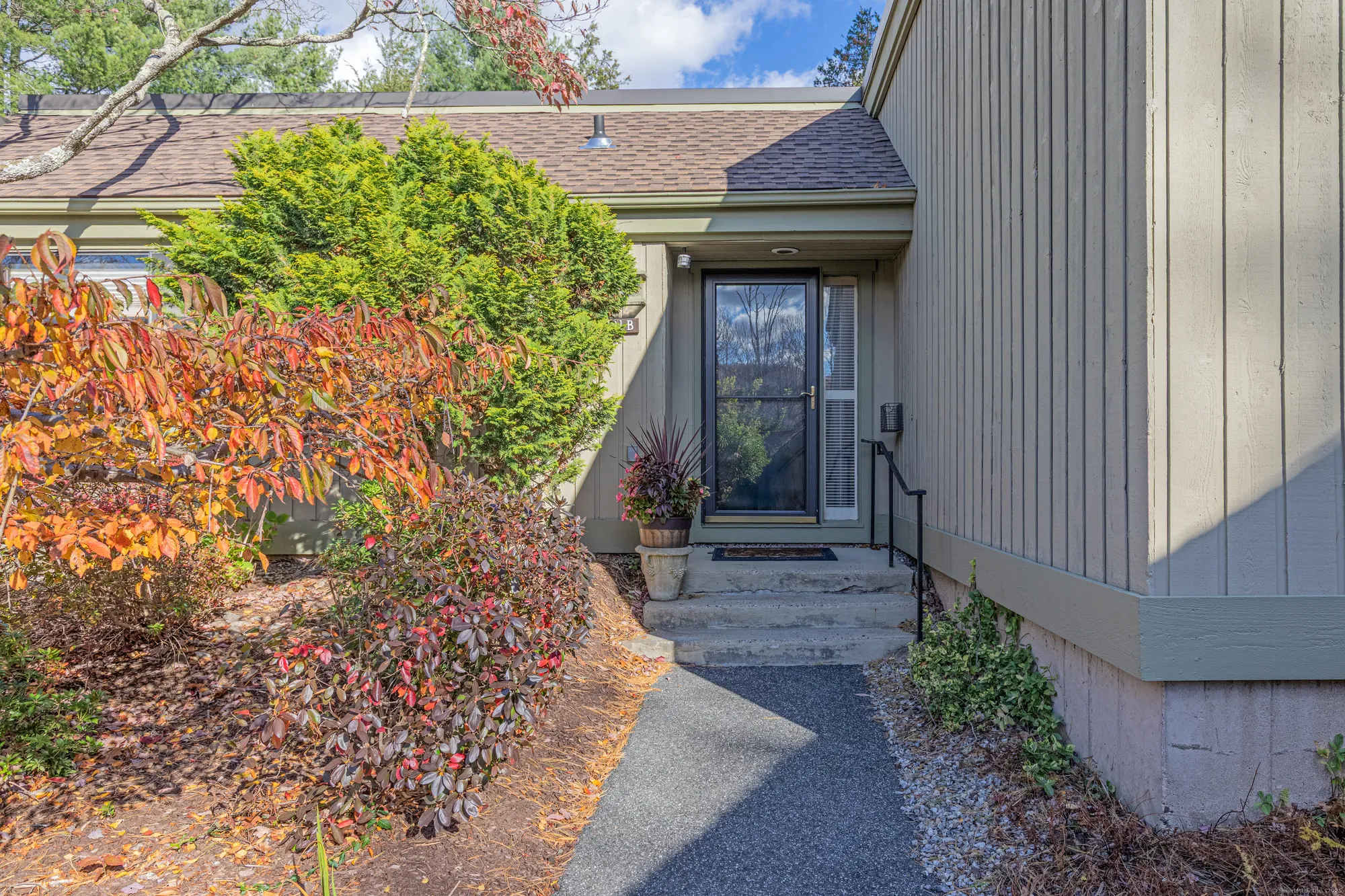 Property Slideshow image 1 of 19 | 701 heritage vlg b, Southbury, CT, 06488