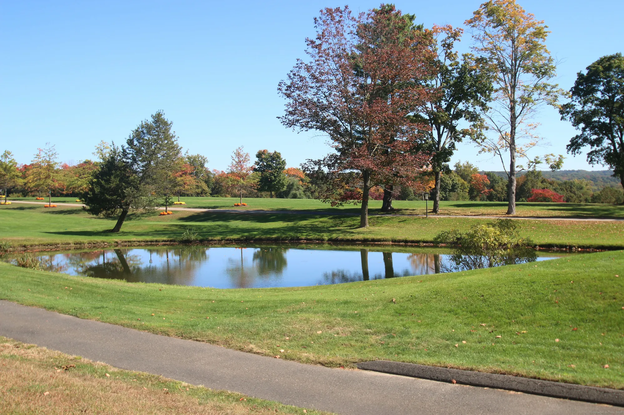 Property Slideshow image 17 of 19 | 701 heritage vlg b, Southbury, CT, 06488