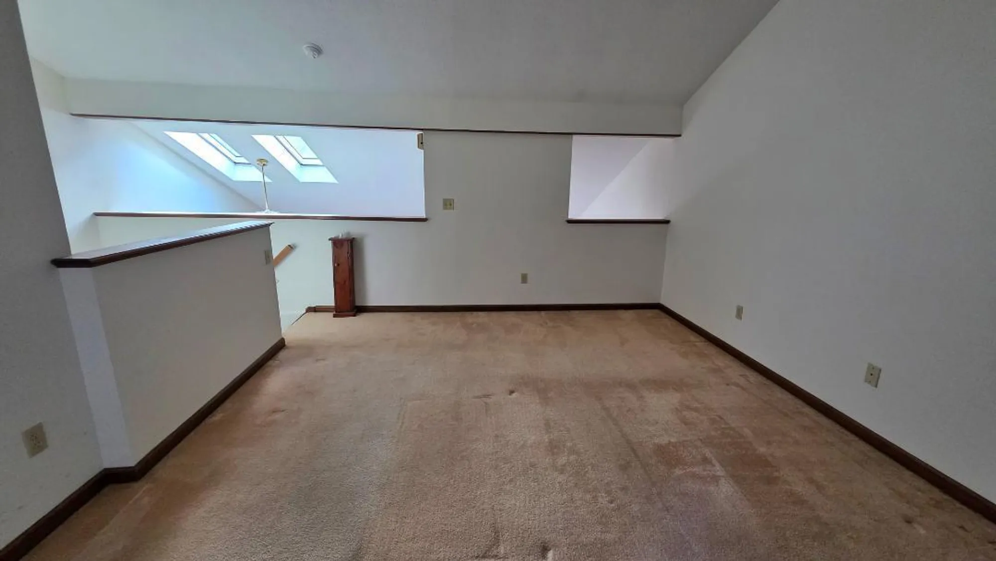 Property Slideshow image 9 of 14 | 373 lakeview dr # 373, Southington, CT, 06489